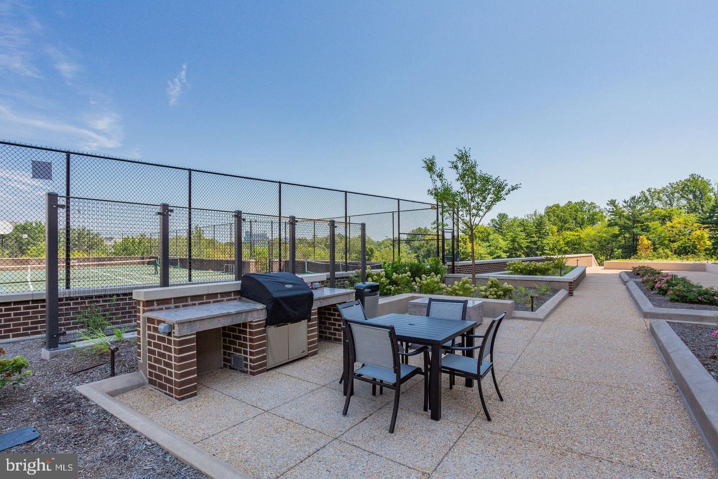REGENCY AT MCLEAN - Residential Lease