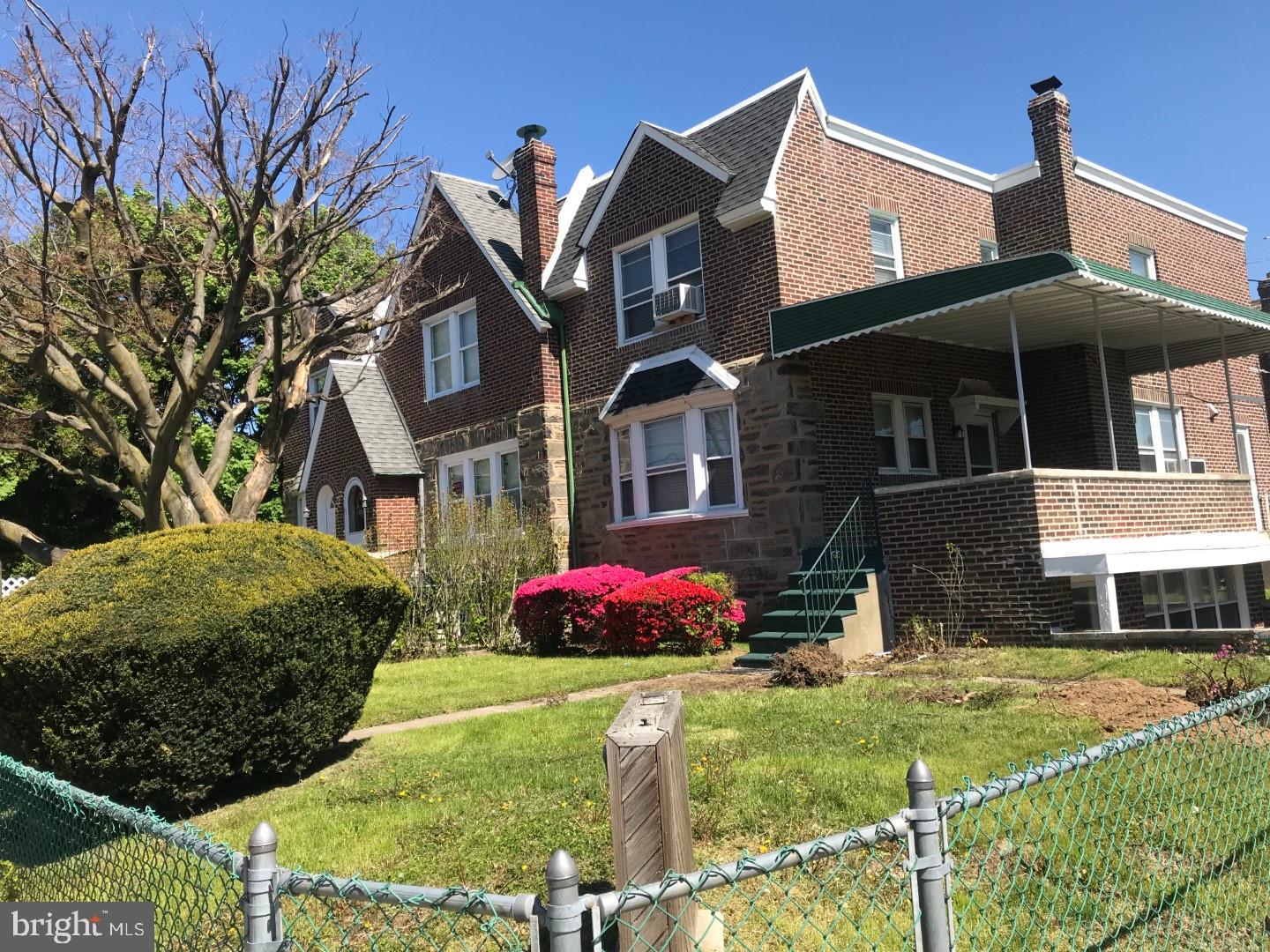 OXFORD CIRCLE - Residential