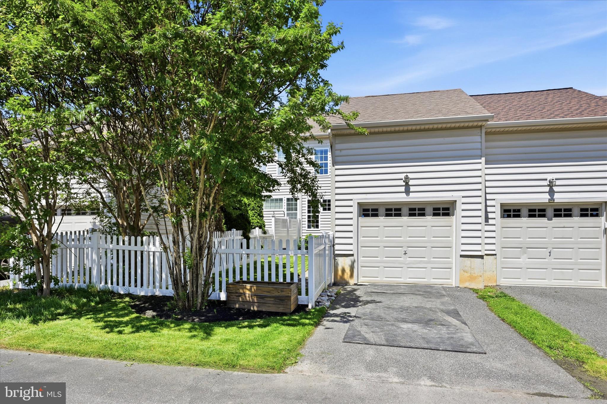 VILLAGE OF BAYBERRY - Residential
