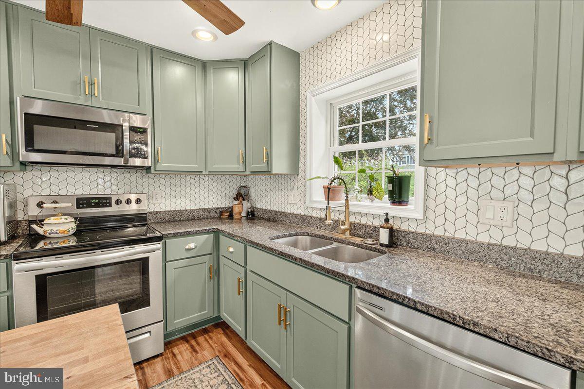 JEFFERSON BLVD - Residential