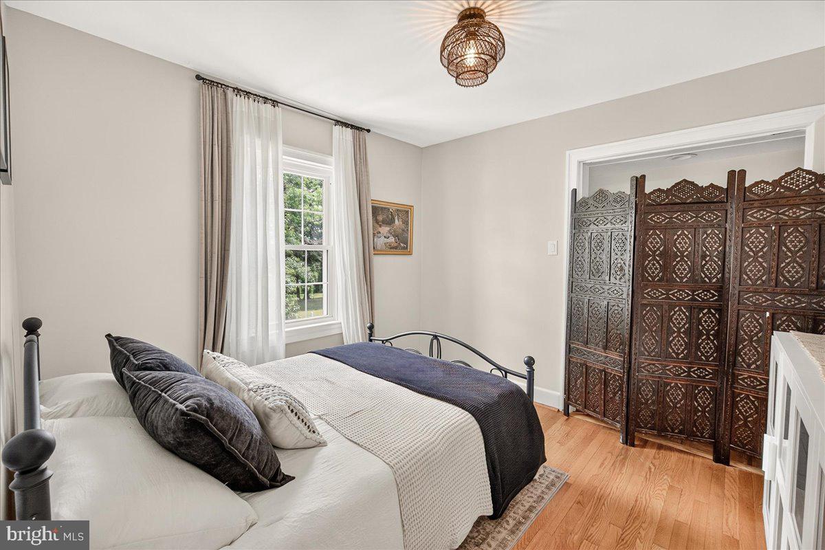 JEFFERSON BLVD - Residential