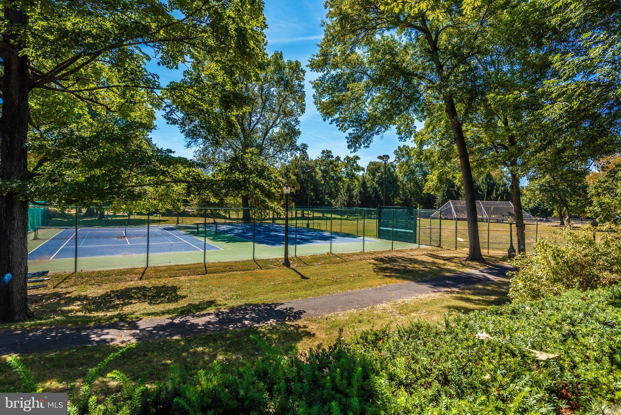 JEFFERSON BLVD - Residential