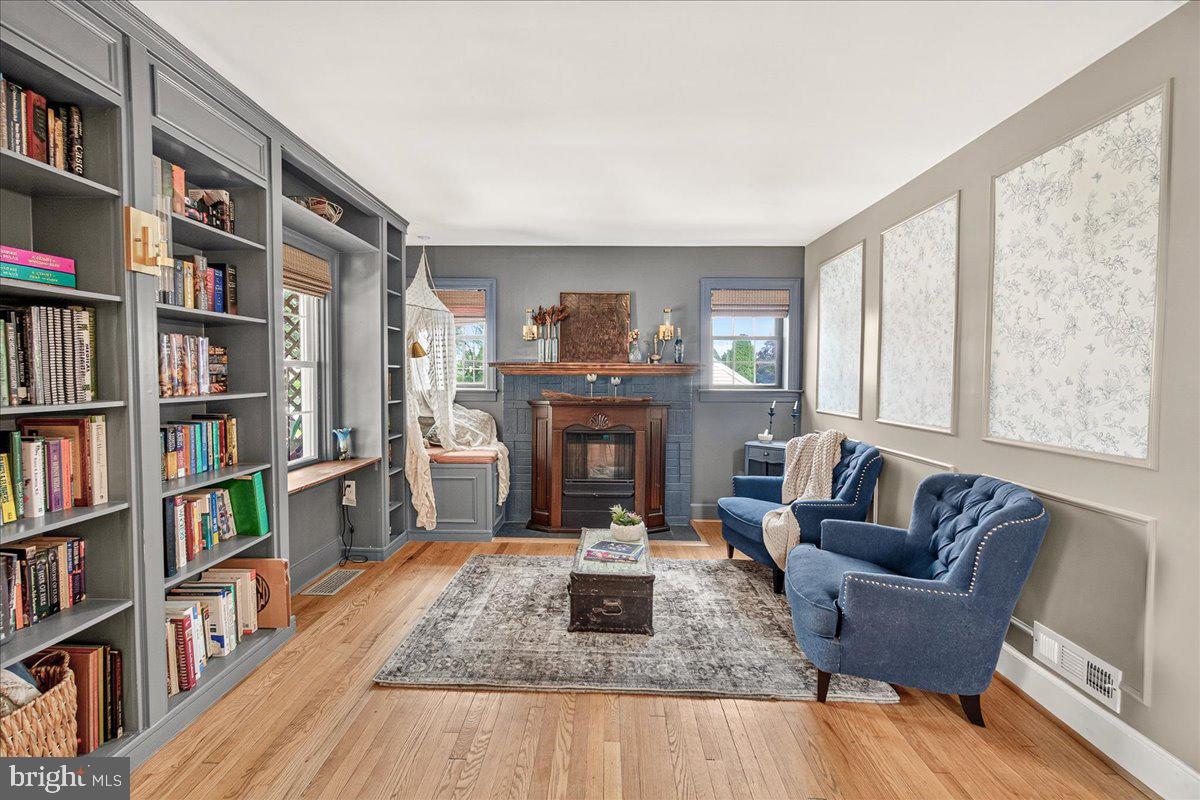 JEFFERSON BLVD - Residential