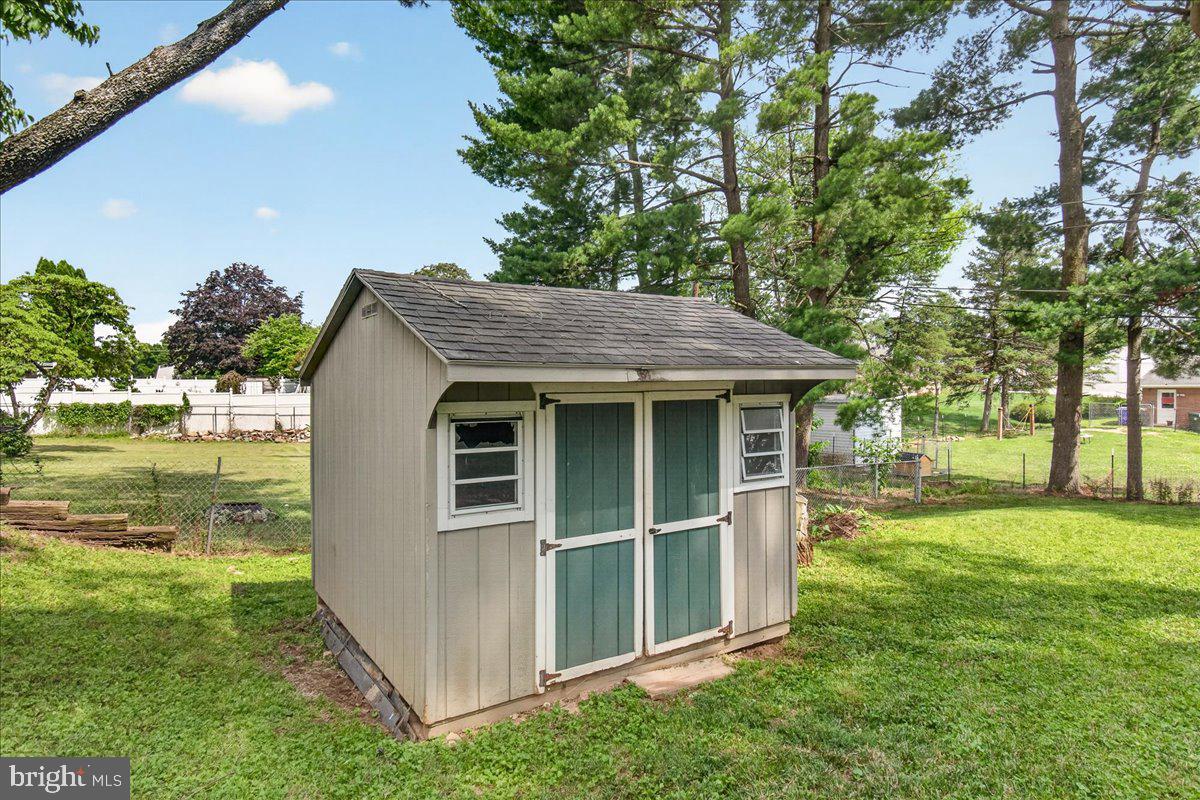 JEFFERSON BLVD - Residential