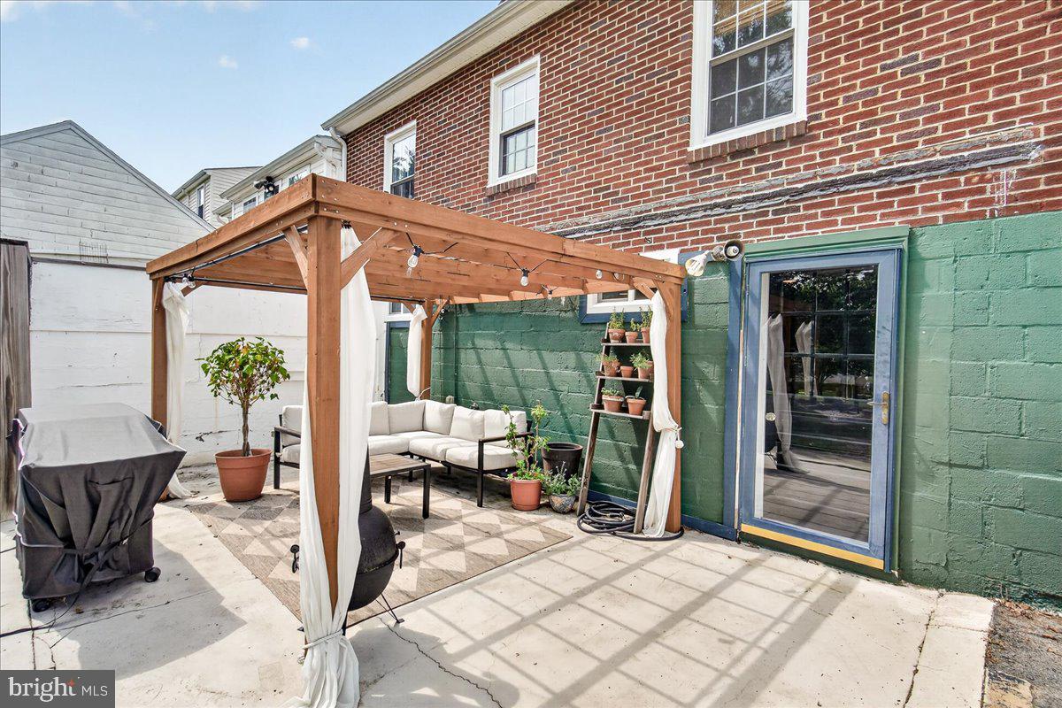 JEFFERSON BLVD - Residential