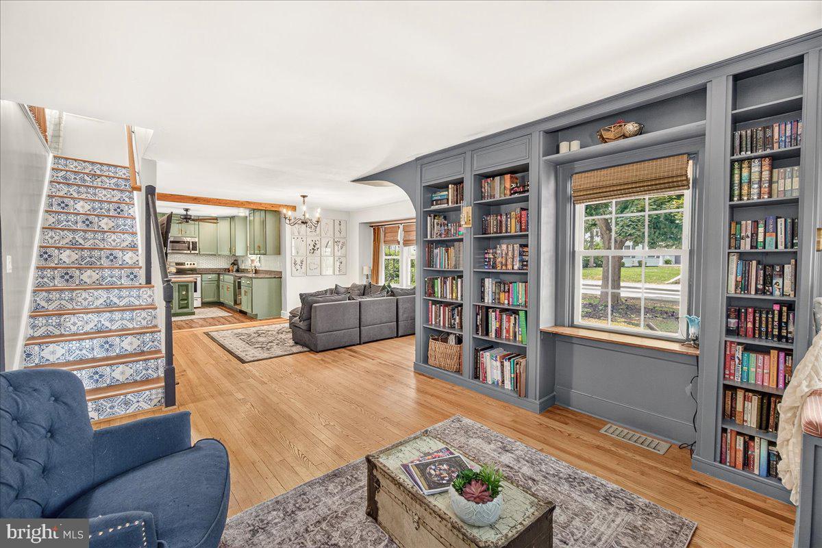 JEFFERSON BLVD - Residential