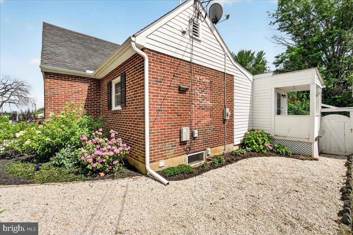 JEFFERSON BLVD - Residential
