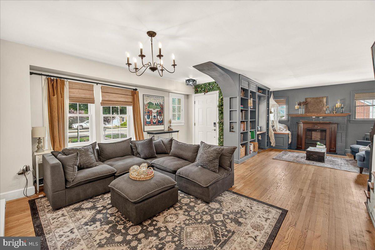 JEFFERSON BLVD - Residential