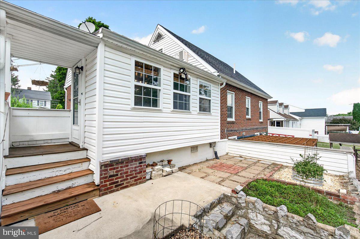JEFFERSON BLVD - Residential