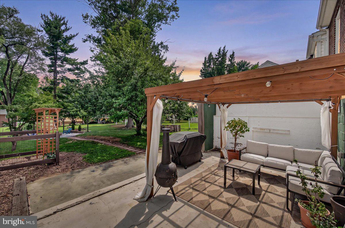 JEFFERSON BLVD - Residential