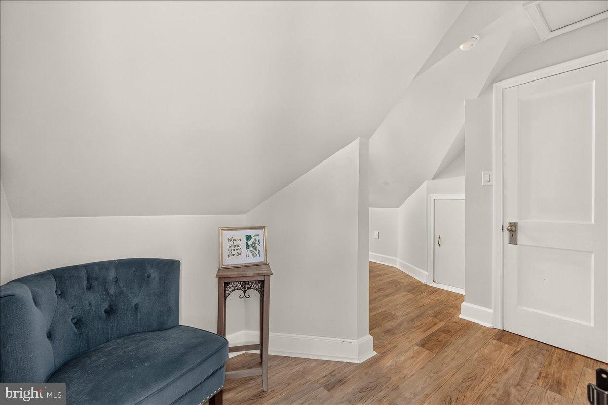 JEFFERSON BLVD - Residential