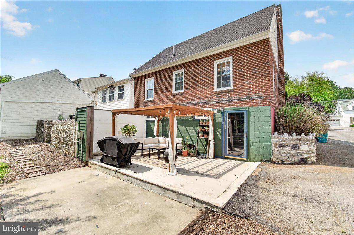 JEFFERSON BLVD - Residential