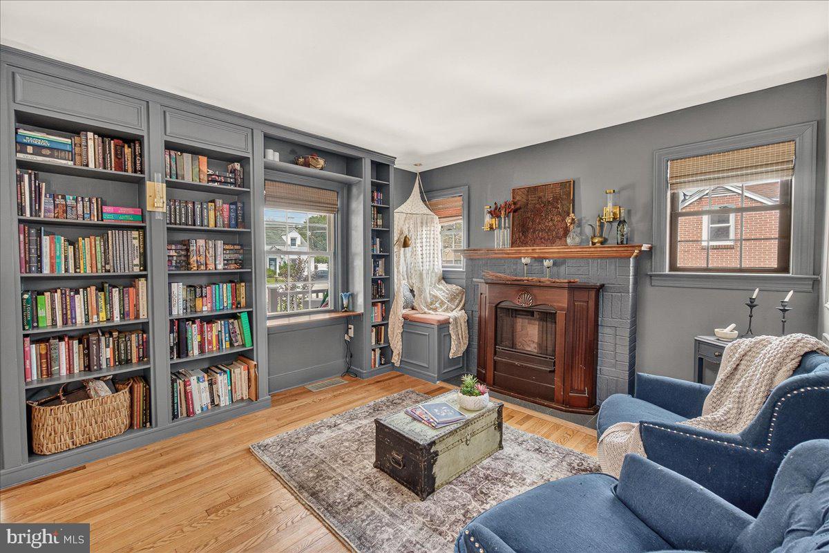 JEFFERSON BLVD - Residential