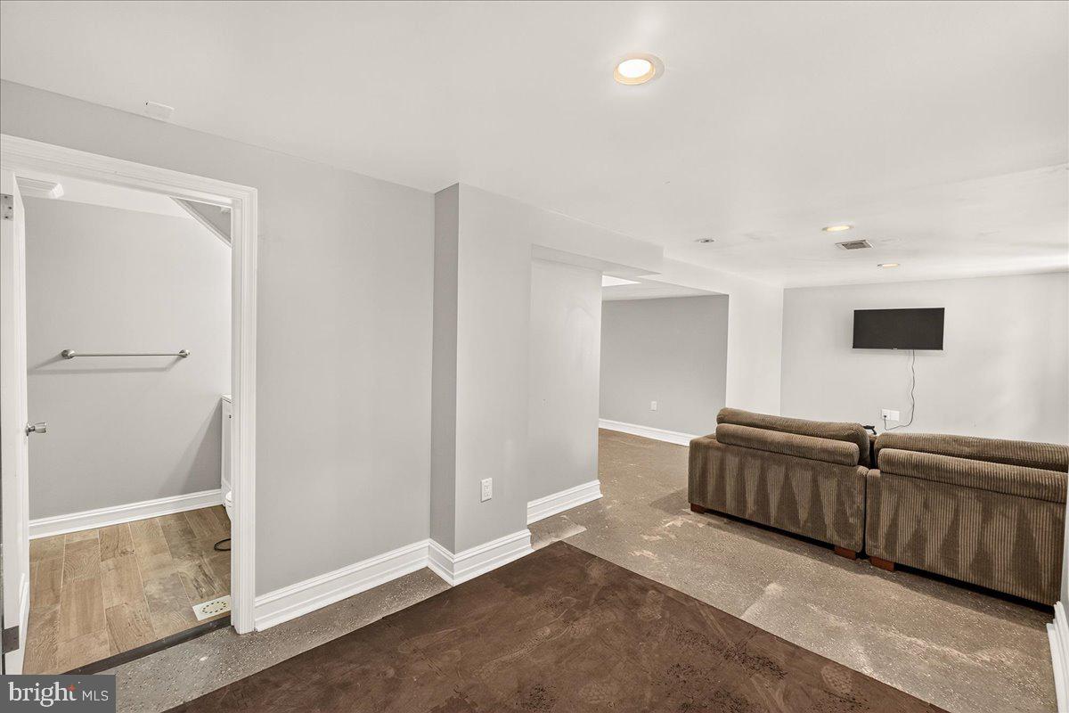 JEFFERSON BLVD - Residential