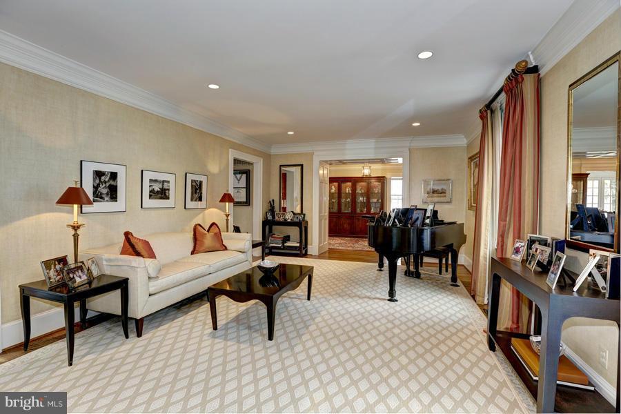 SPRING VALLEY - Residential