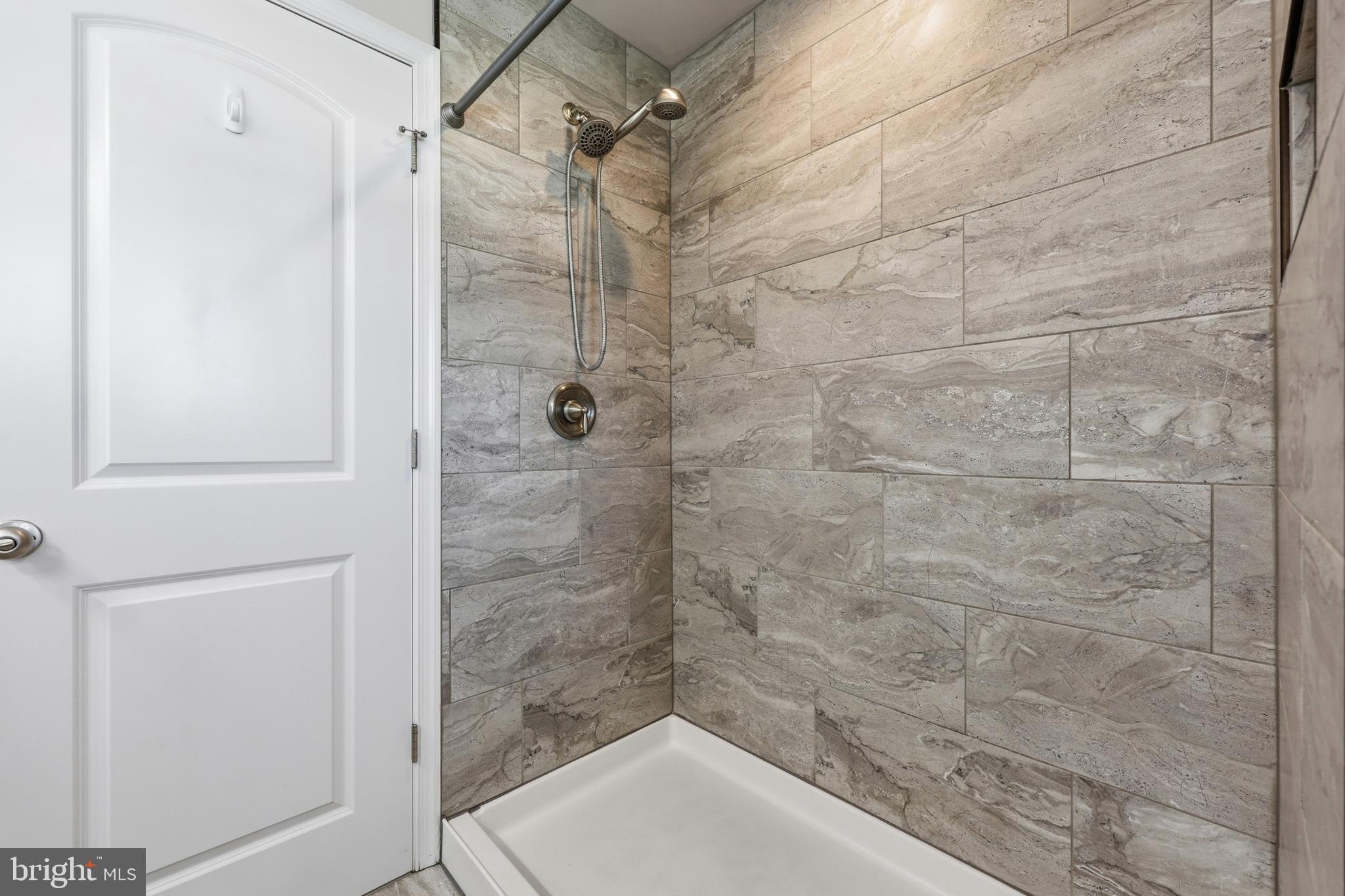 CHANDLERS GLEN - Residential