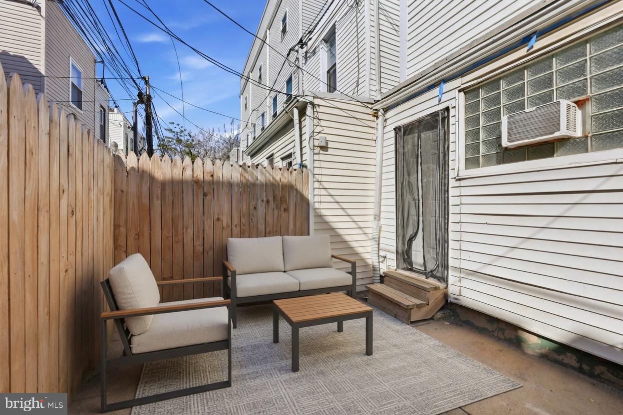 PORT RICHMOND - Residential