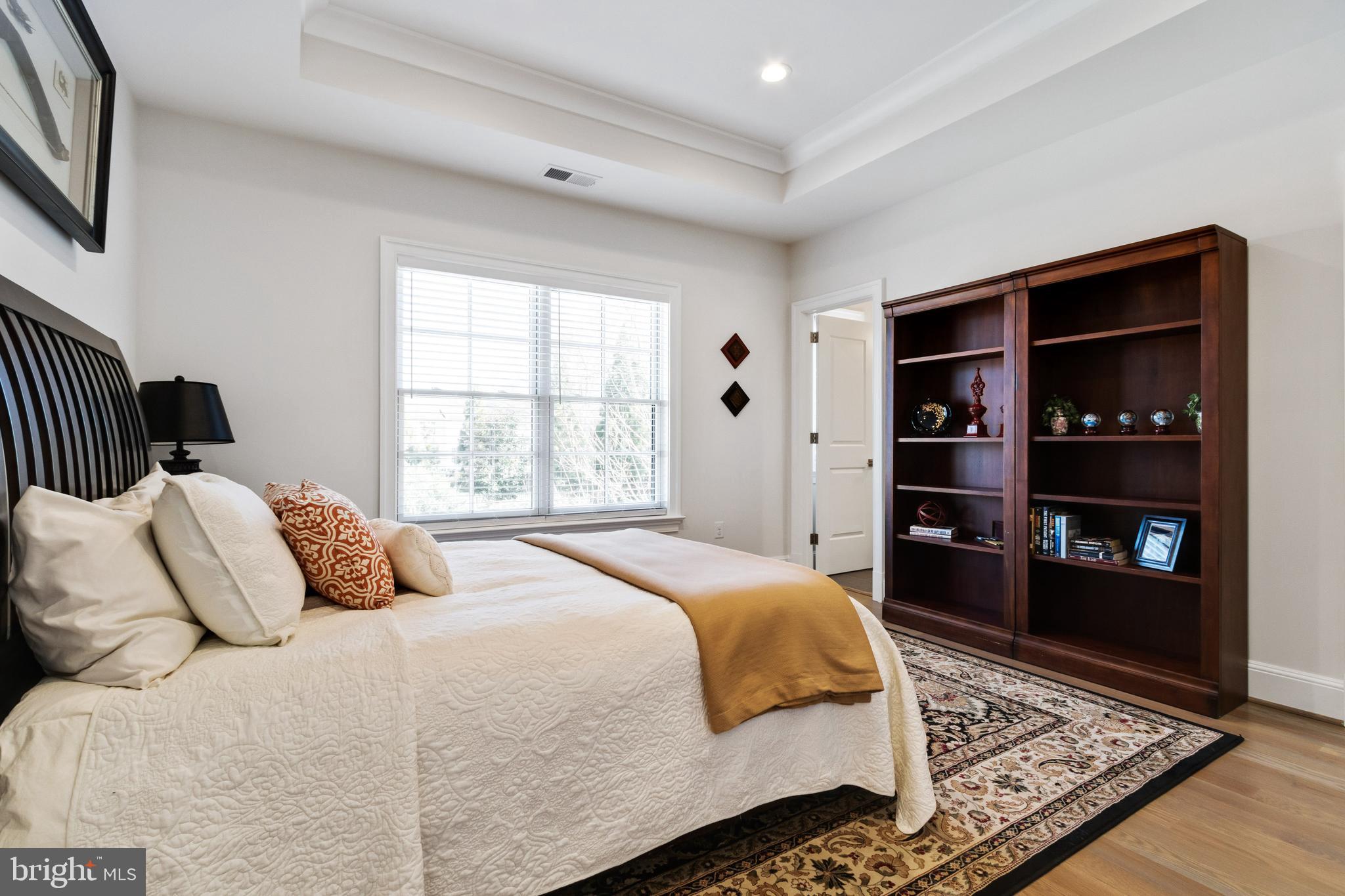 LANGLEY MANOR - Residential