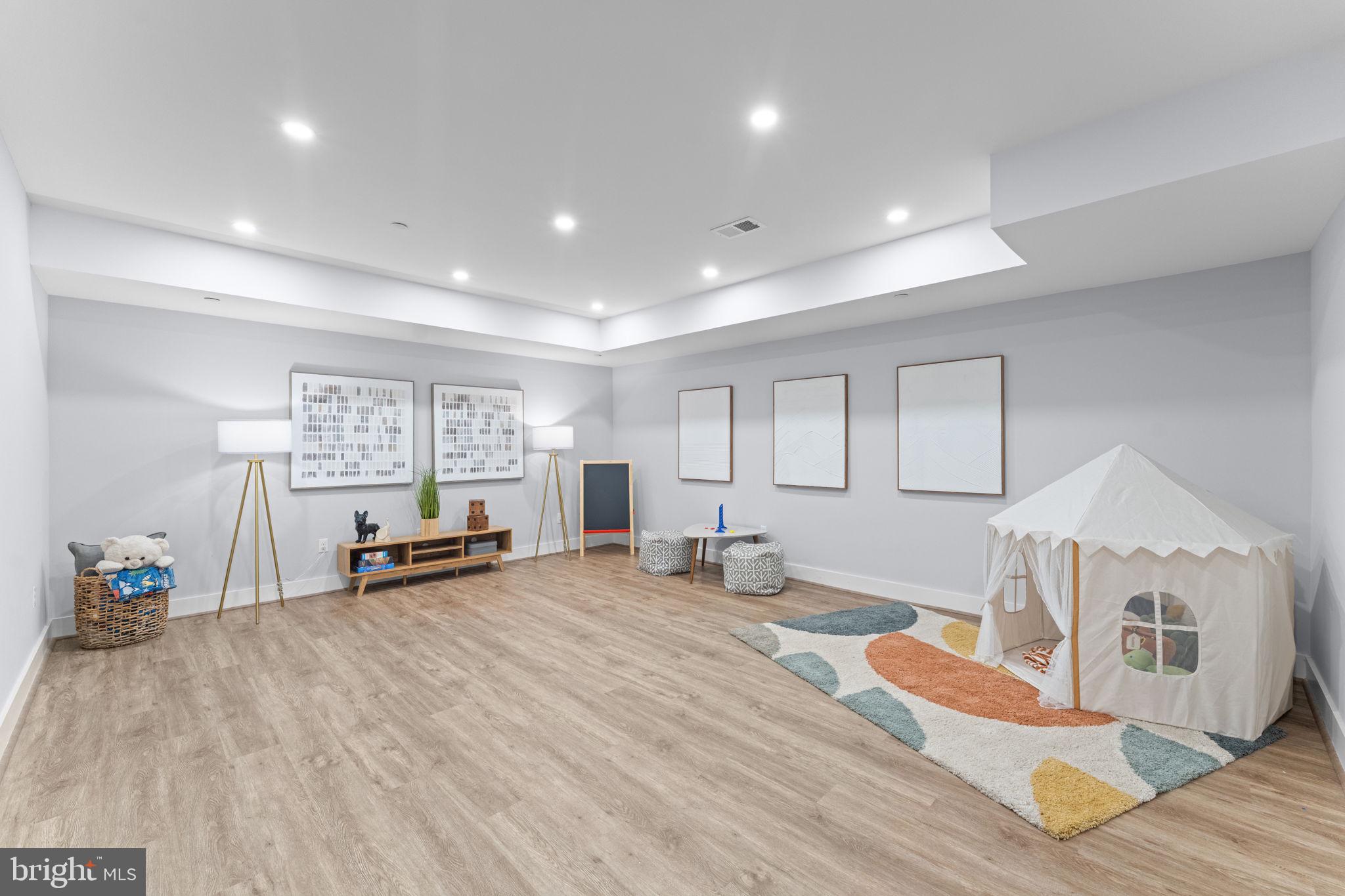 WEST BETHESDA PARK - Residential