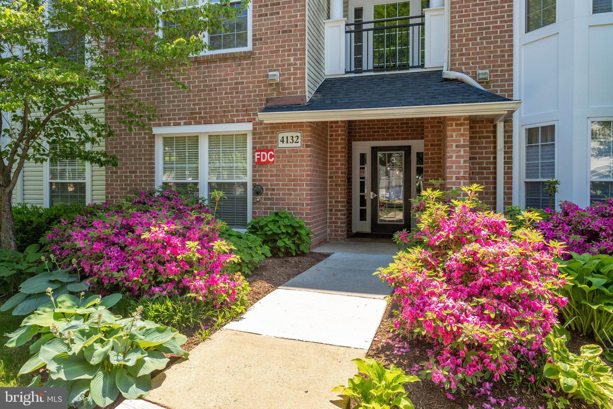 RANDOM HILLS - Residential Lease
