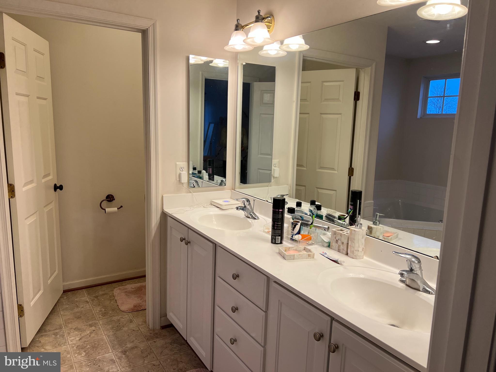 LEE'S PARKE - Residential Lease
