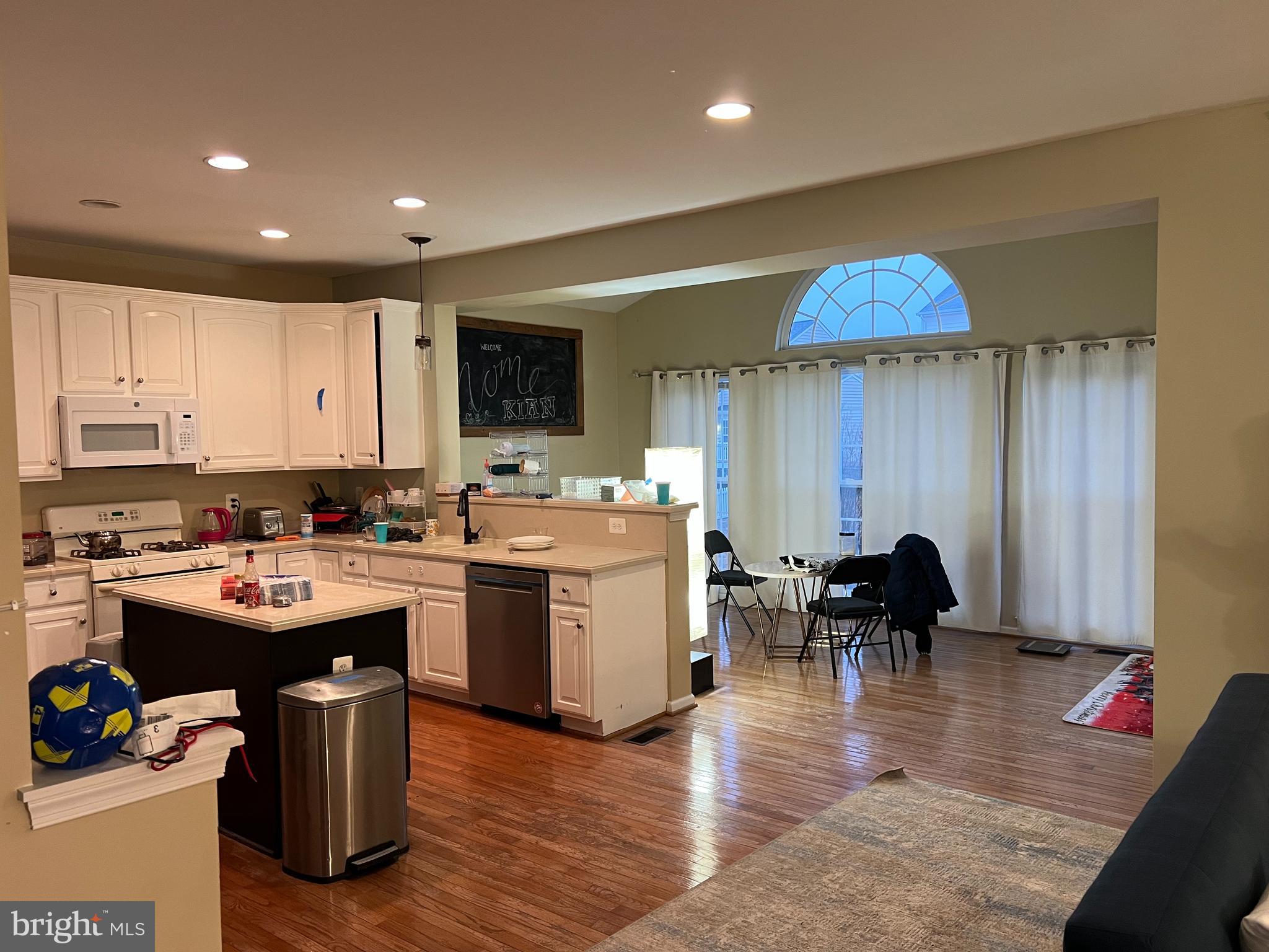 LEE'S PARKE - Residential Lease