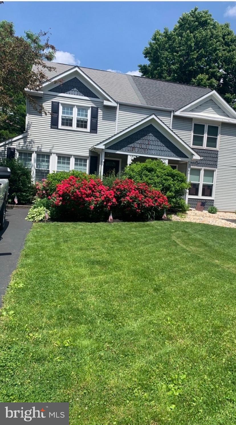 Beautiful Doylestown Borough  twin ready to move in. located in Sandy ridge ,minutes to many   historic sites. enter living room with open concept and natural light. breakfast bar connects to open kitchen and dining room. large half bath main level. second floor has 2 large bedrooms, full bath and laundry.