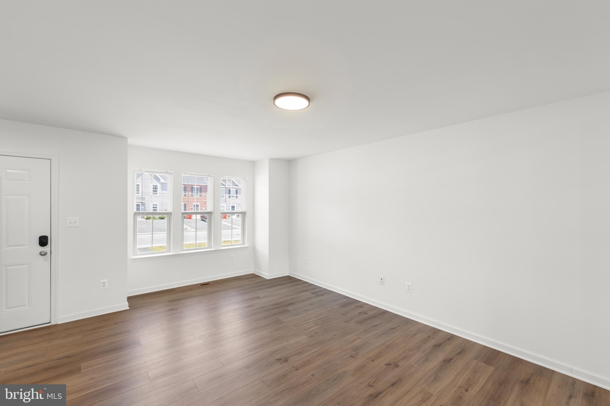 WHISPERING PINES - Residential