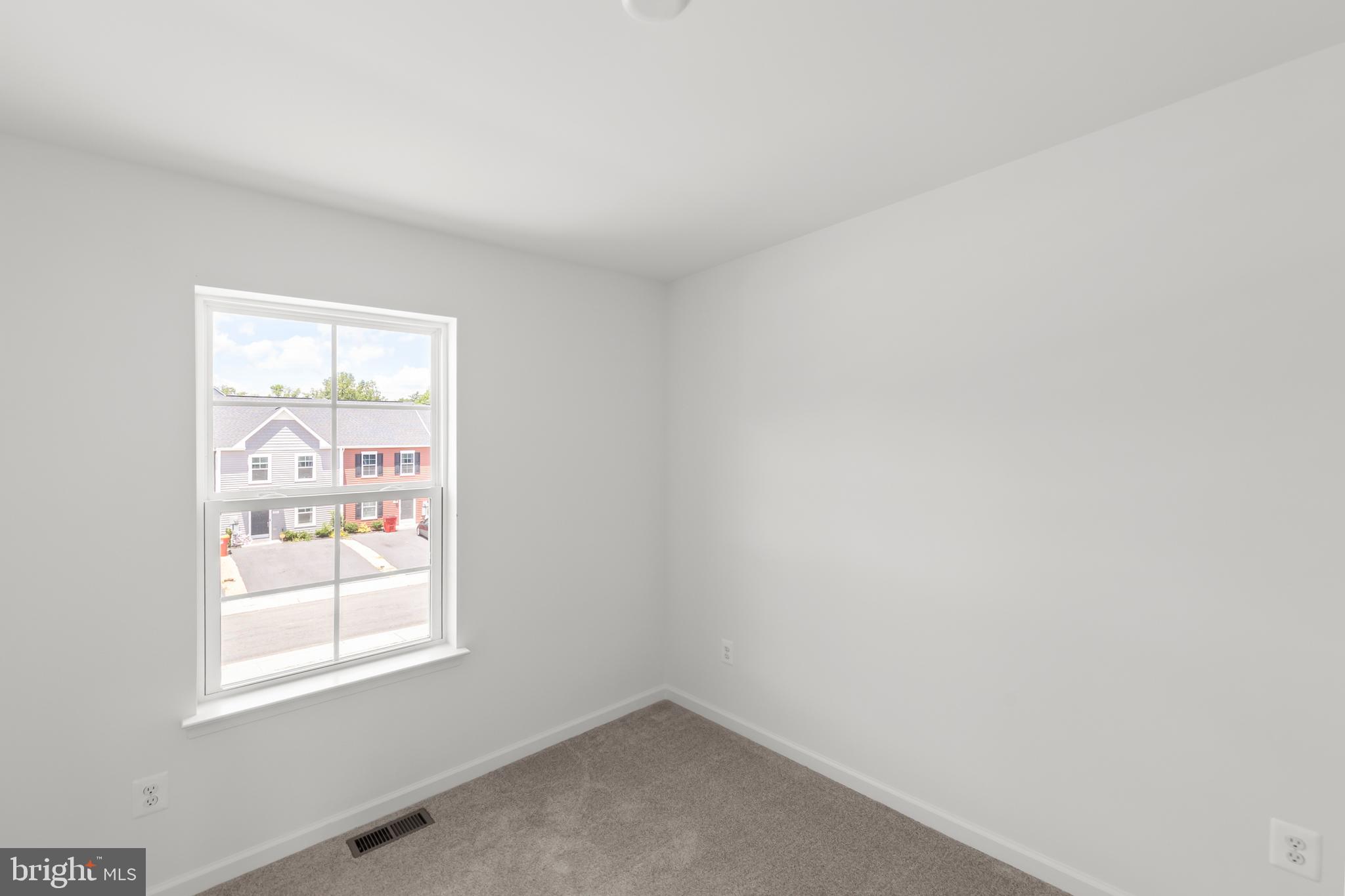 WHISPERING PINES - Residential