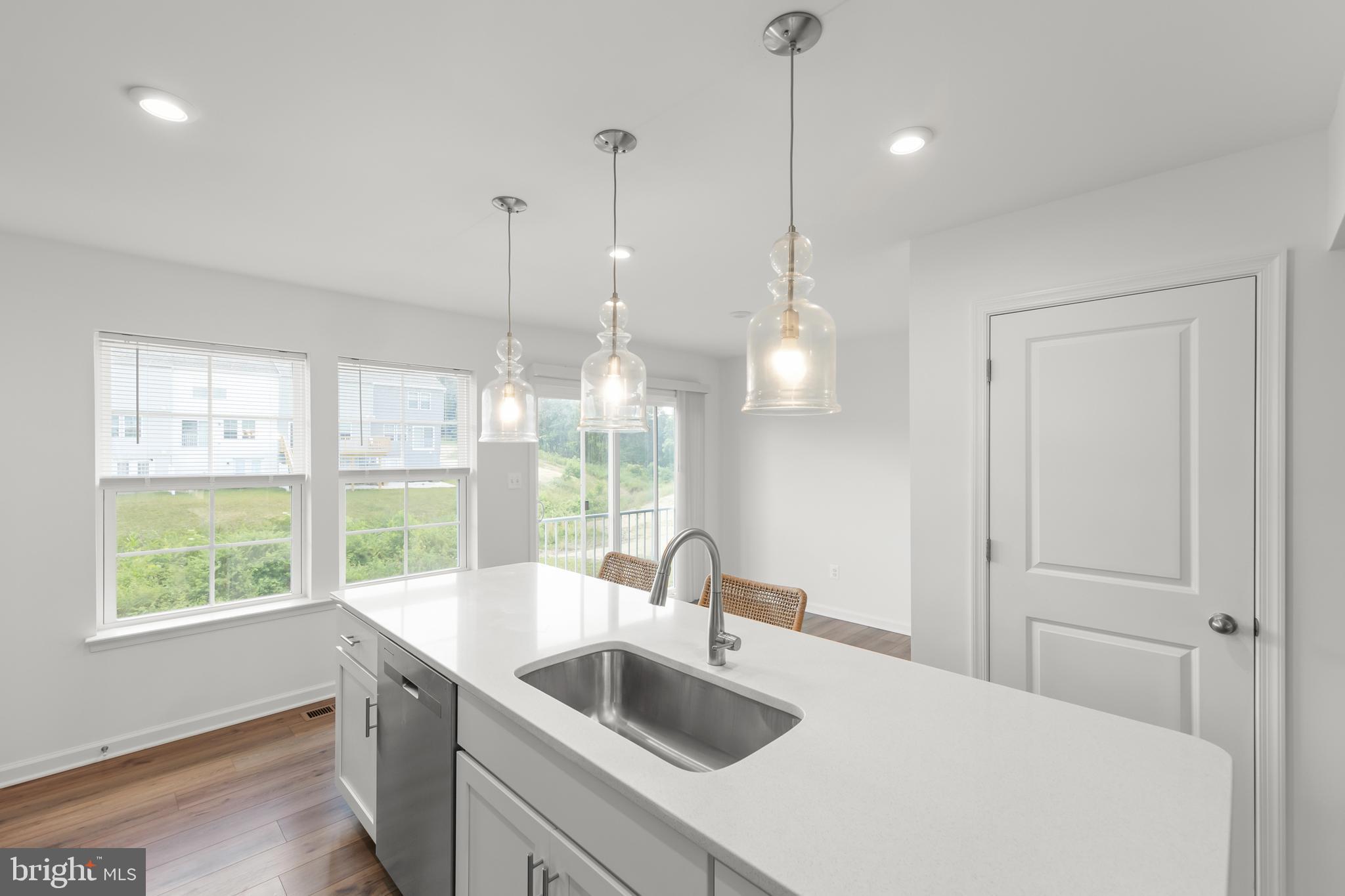 WHISPERING PINES - Residential
