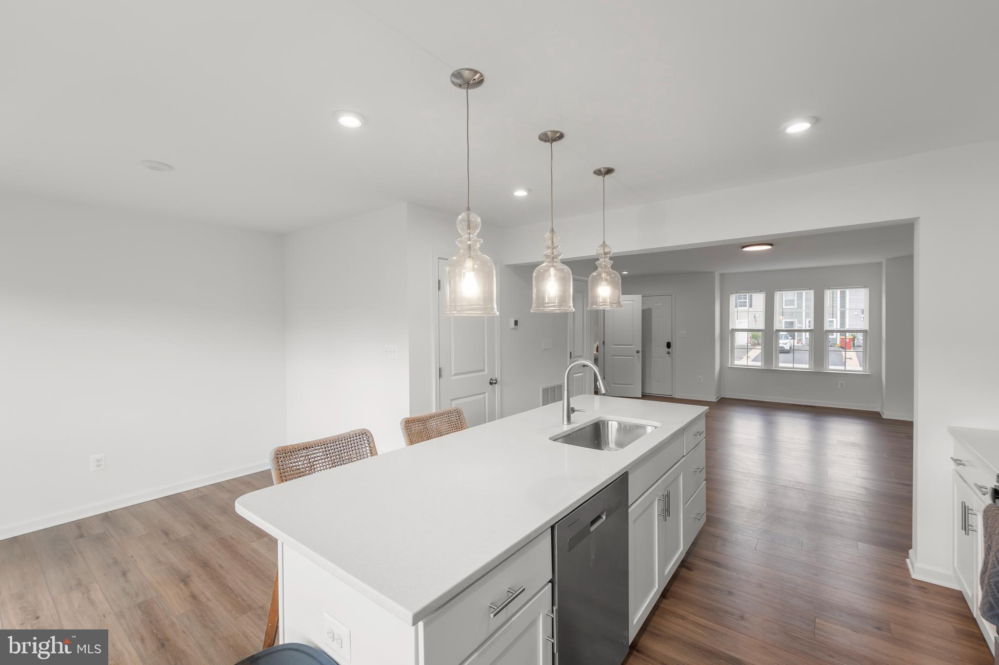 WHISPERING PINES - Residential