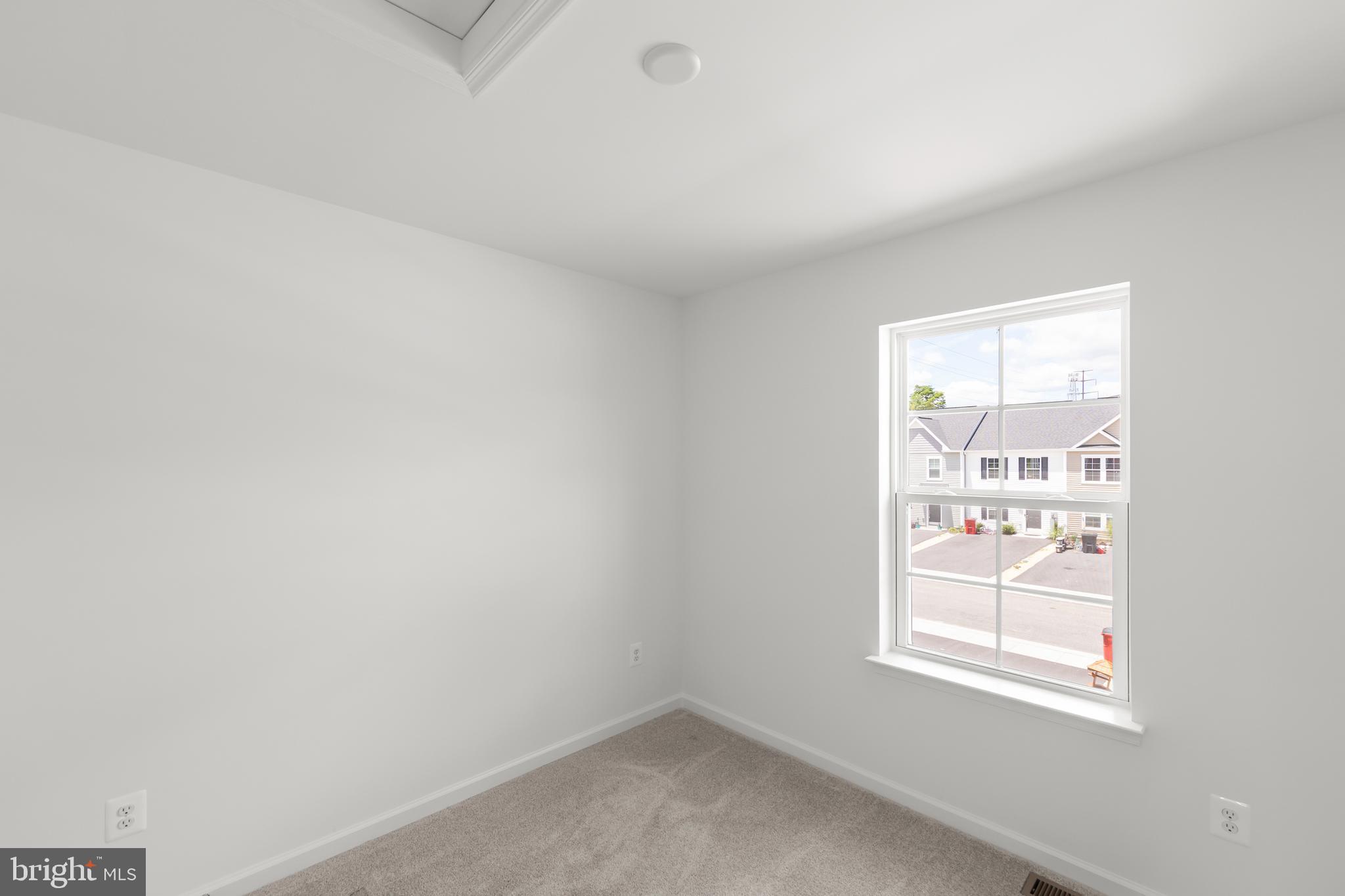 WHISPERING PINES - Residential