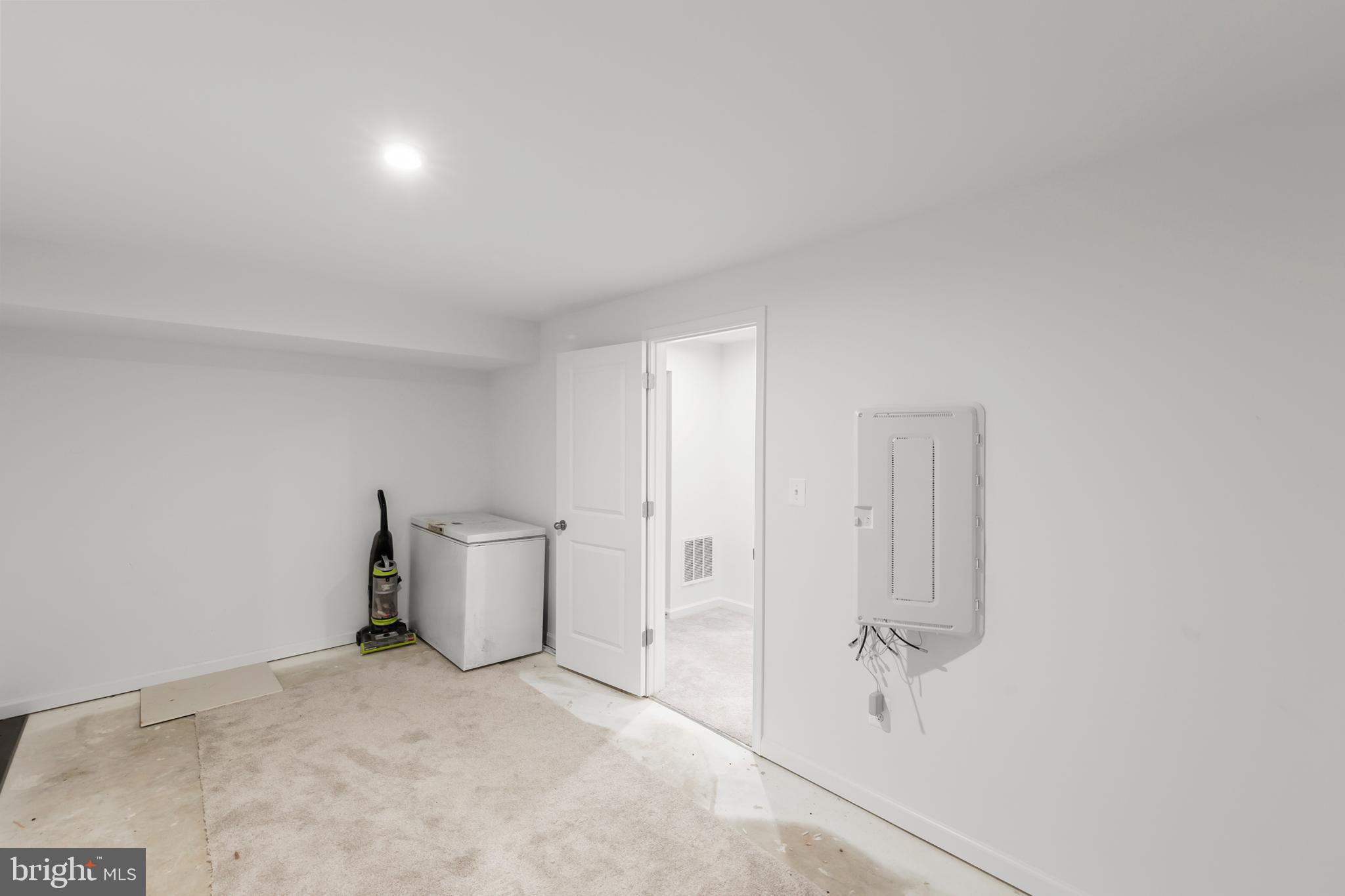 WHISPERING PINES - Residential