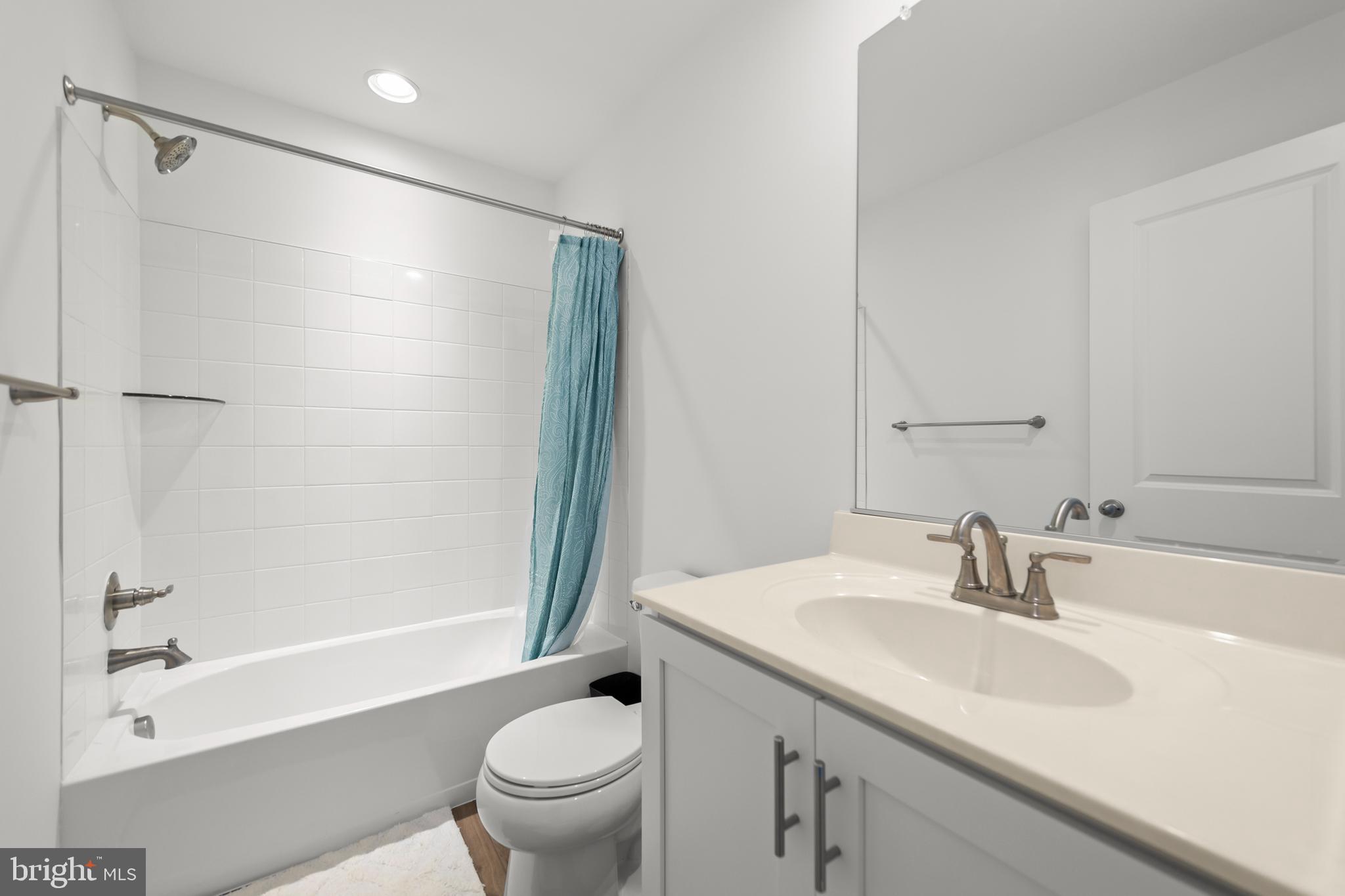 WHISPERING PINES - Residential