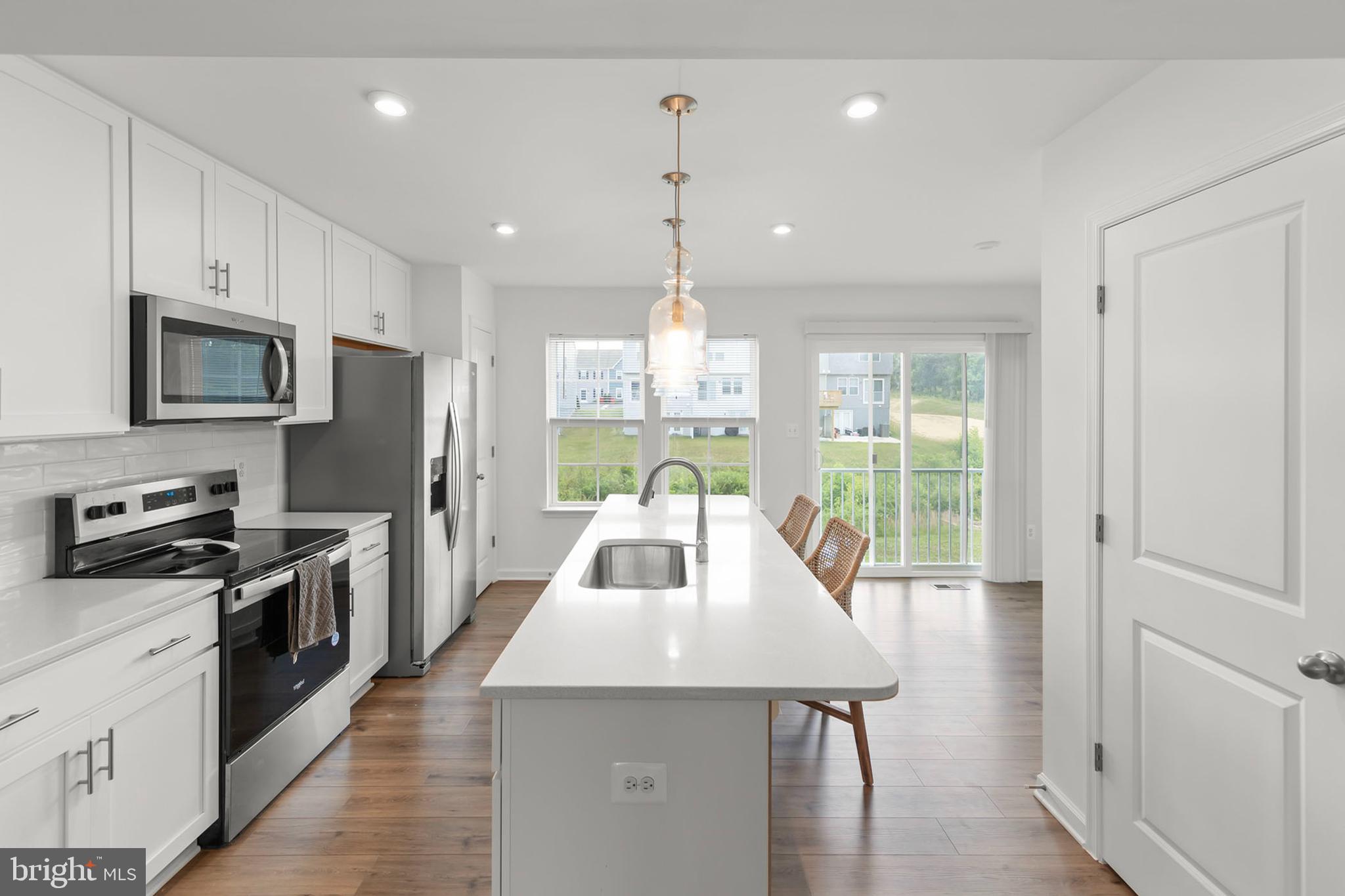 WHISPERING PINES - Residential