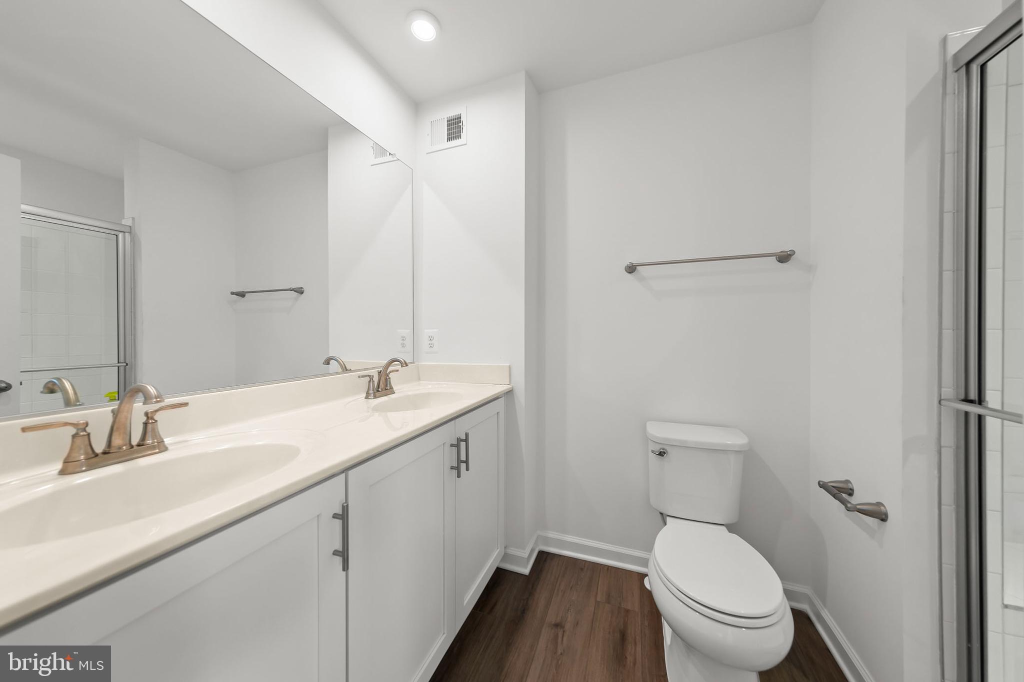 WHISPERING PINES - Residential
