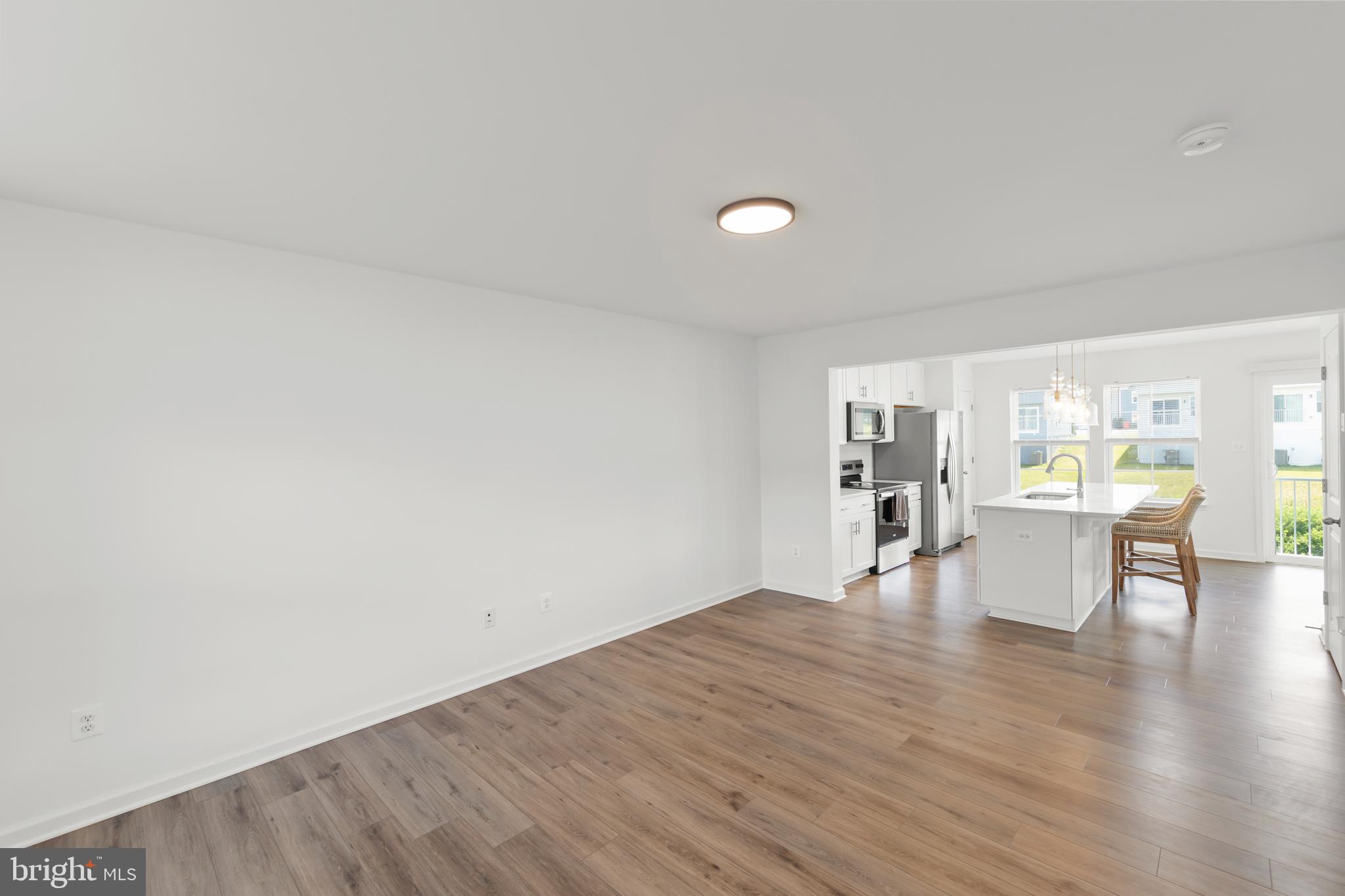 WHISPERING PINES - Residential