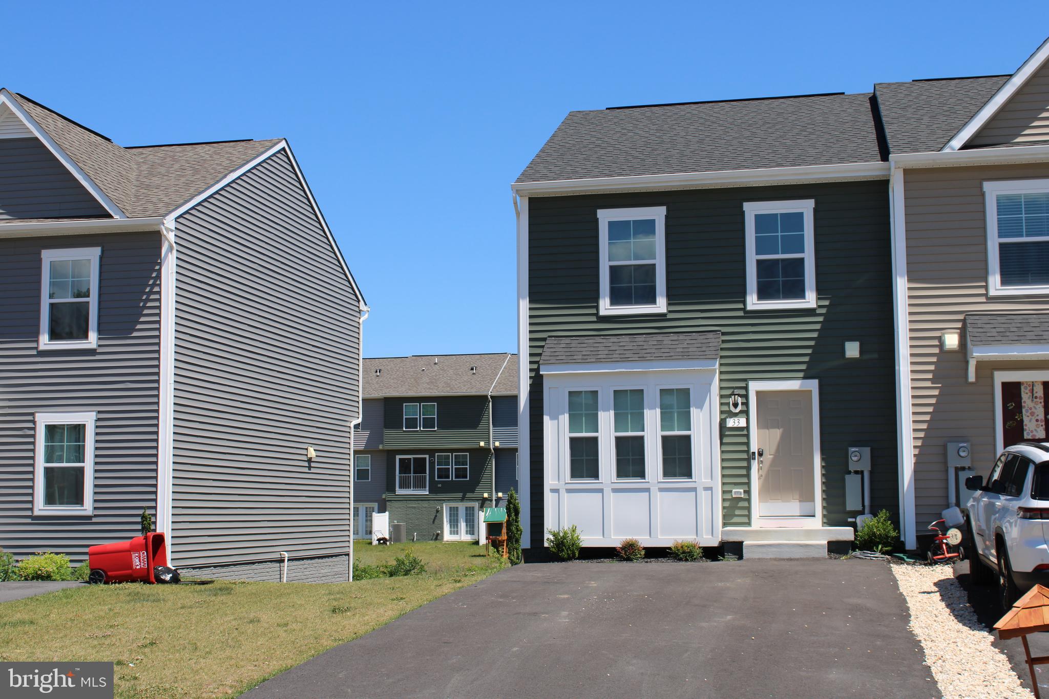 WHISPERING PINES - Residential