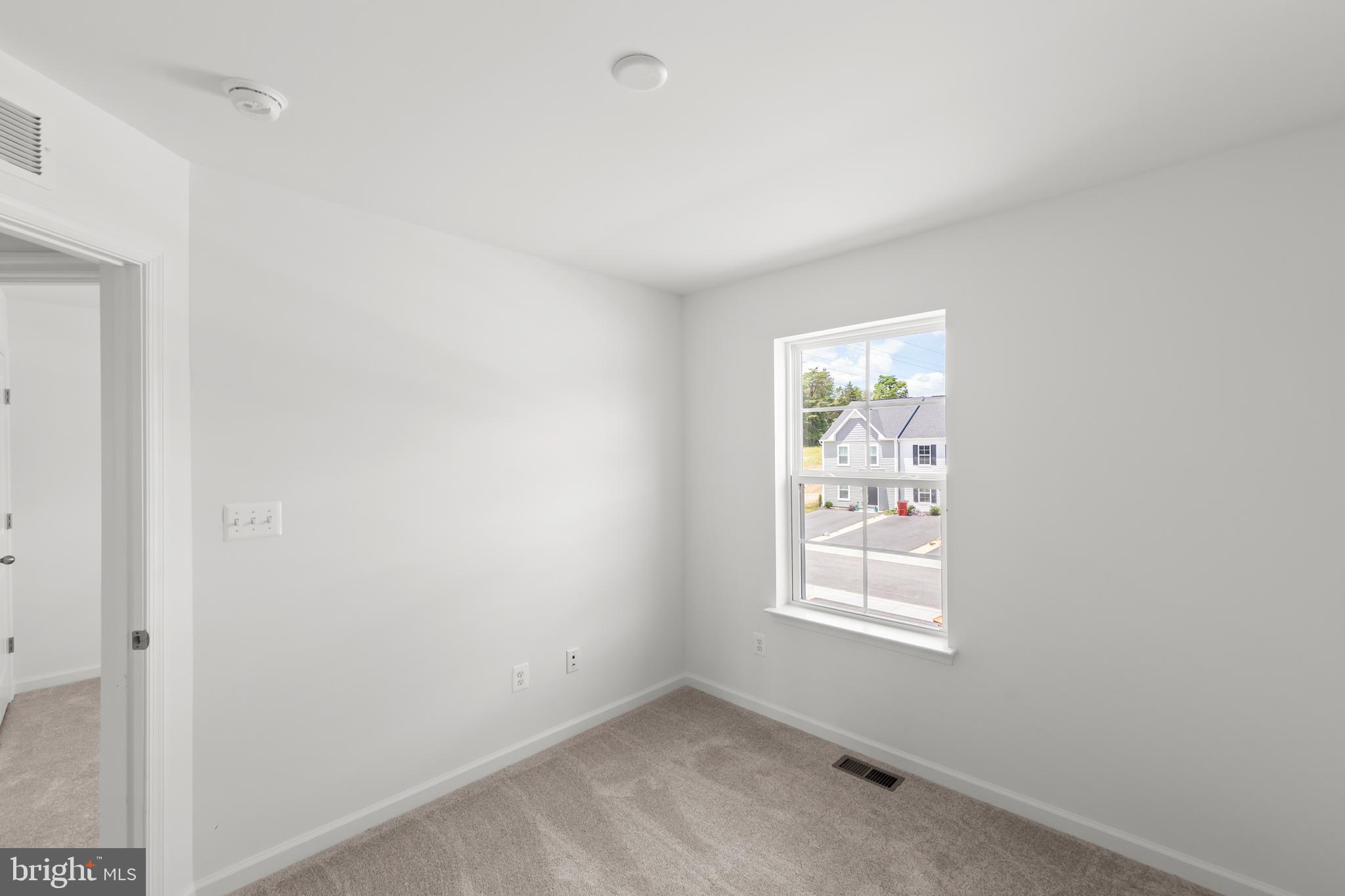 WHISPERING PINES - Residential