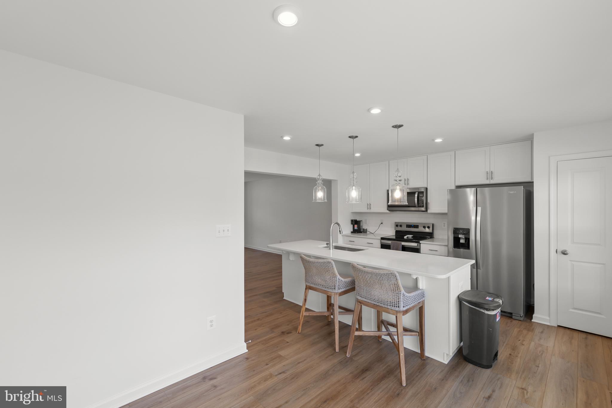 WHISPERING PINES - Residential