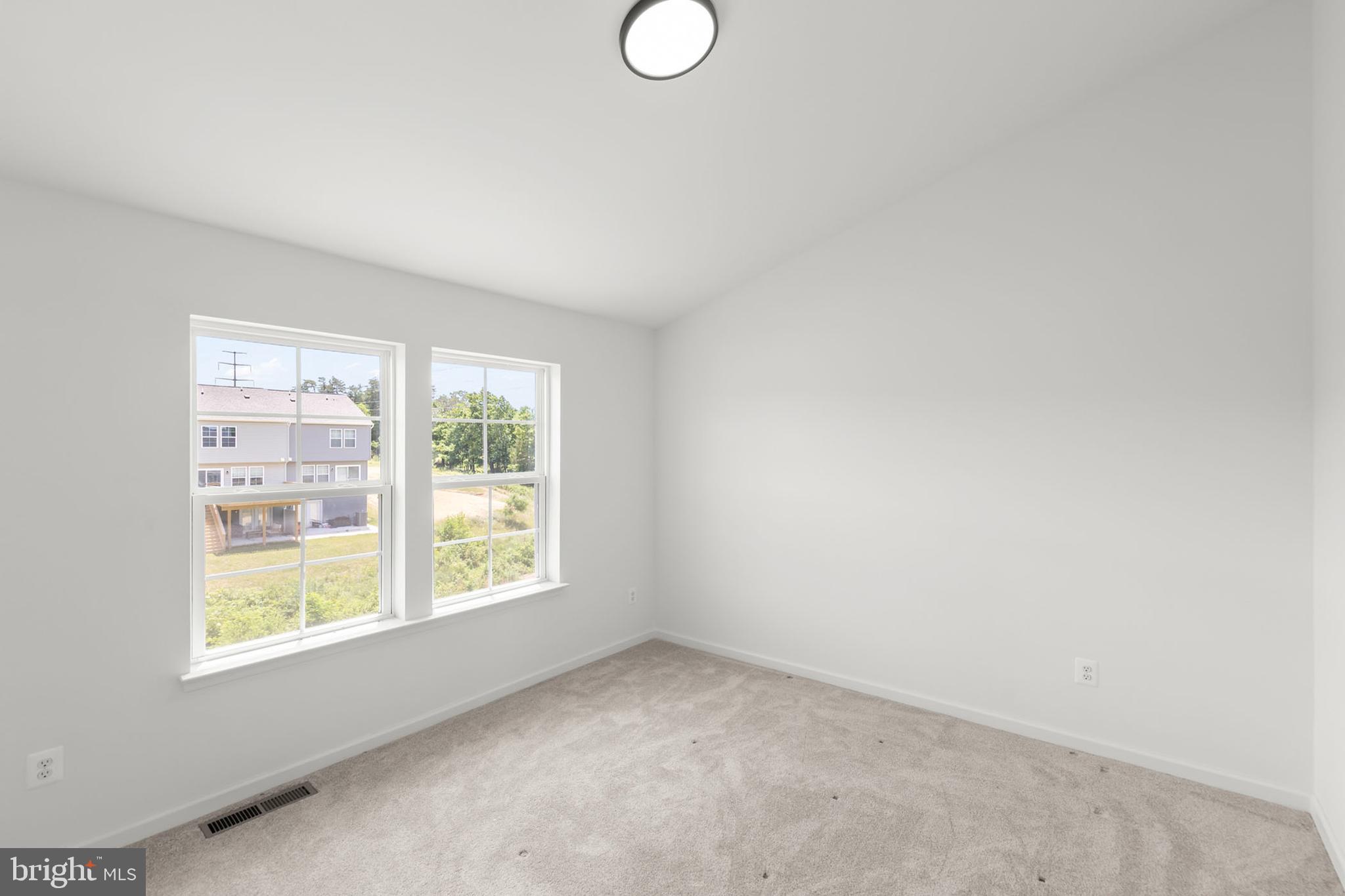 WHISPERING PINES - Residential