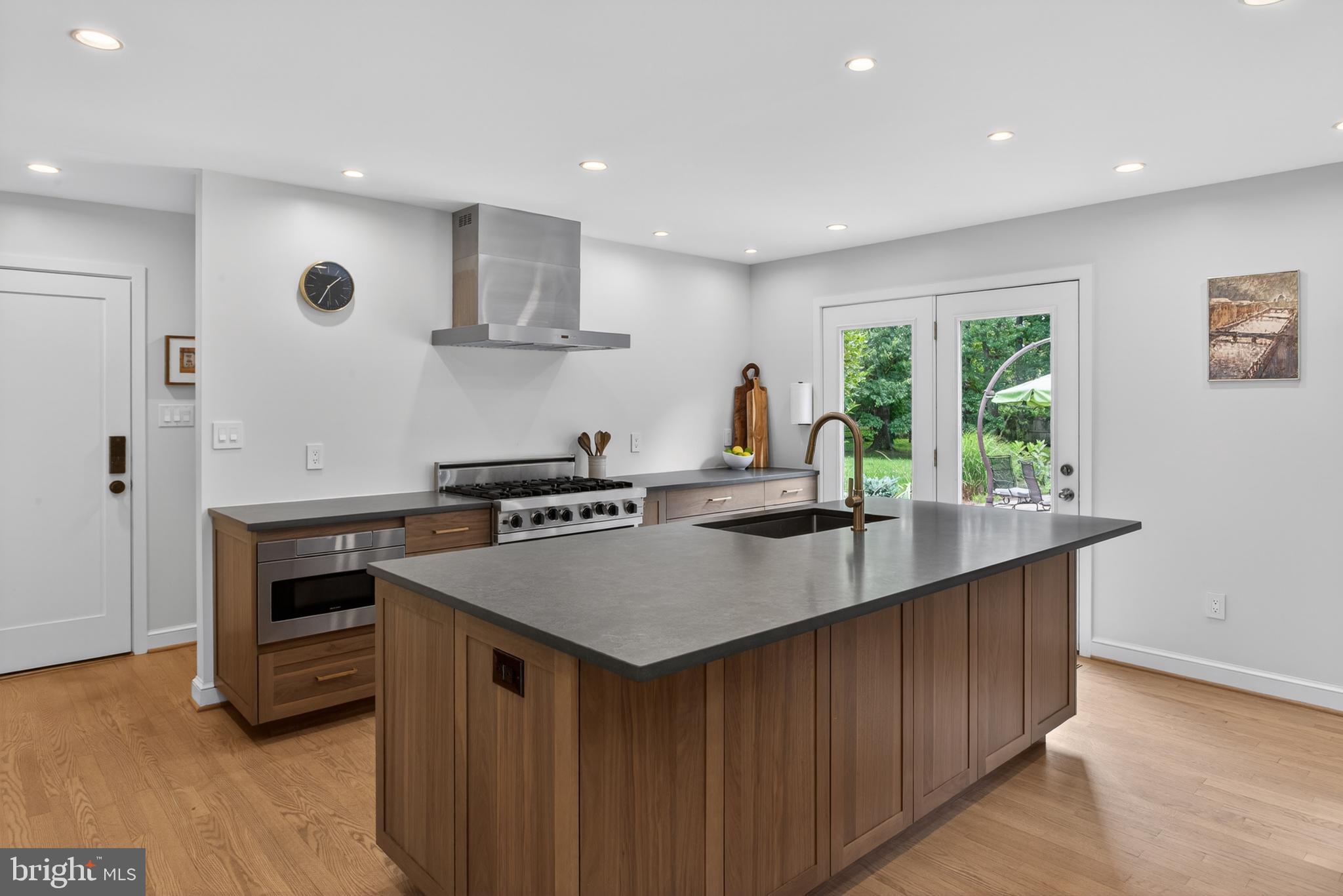 ESWORTHY ESTATES - Residential