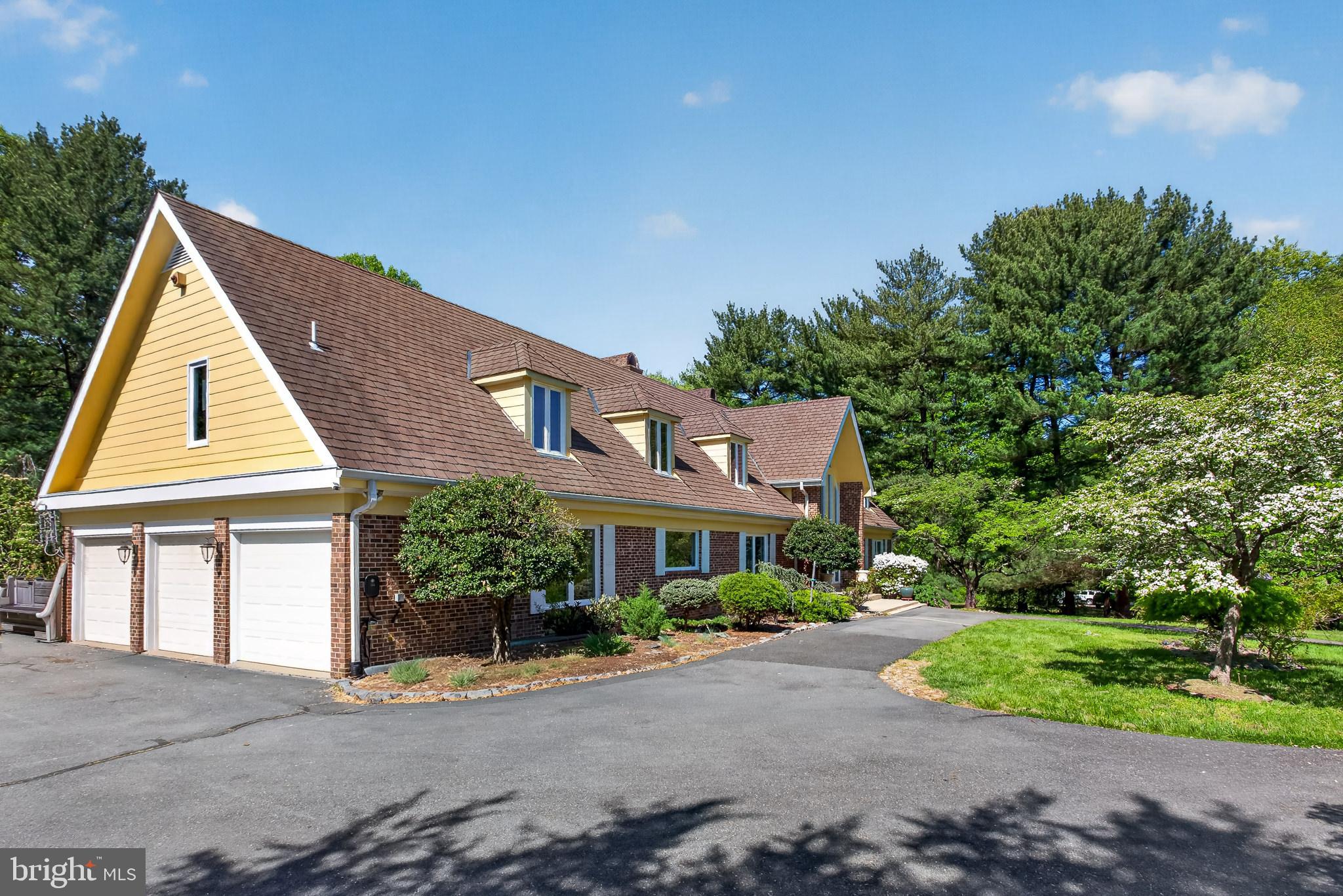 ESWORTHY ESTATES - Residential