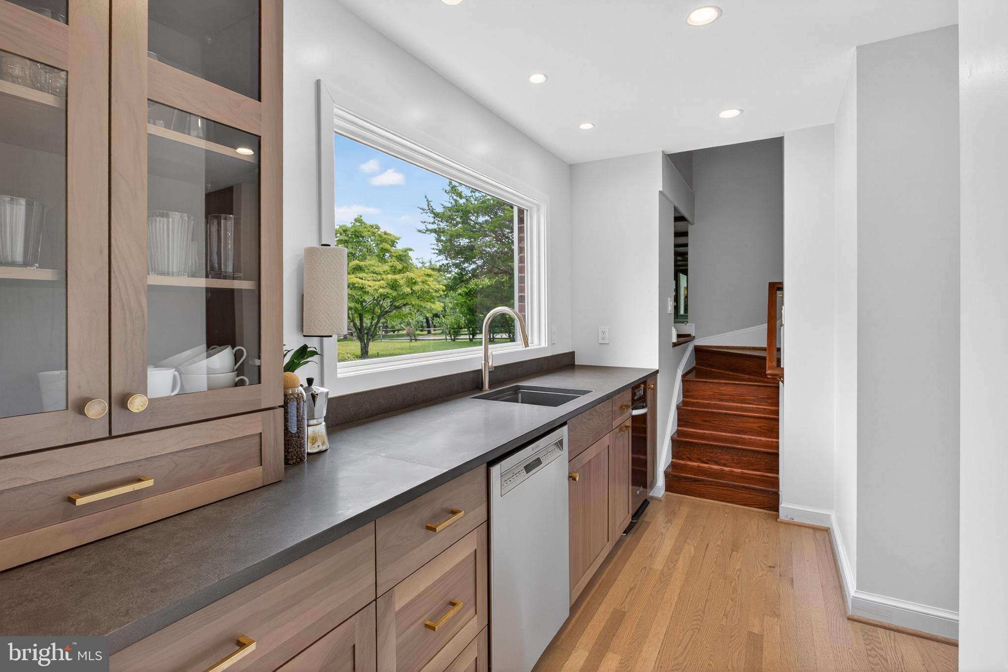 ESWORTHY ESTATES - Residential