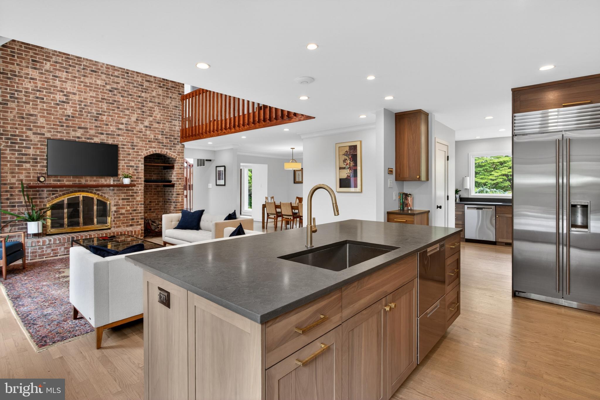 ESWORTHY ESTATES - Residential