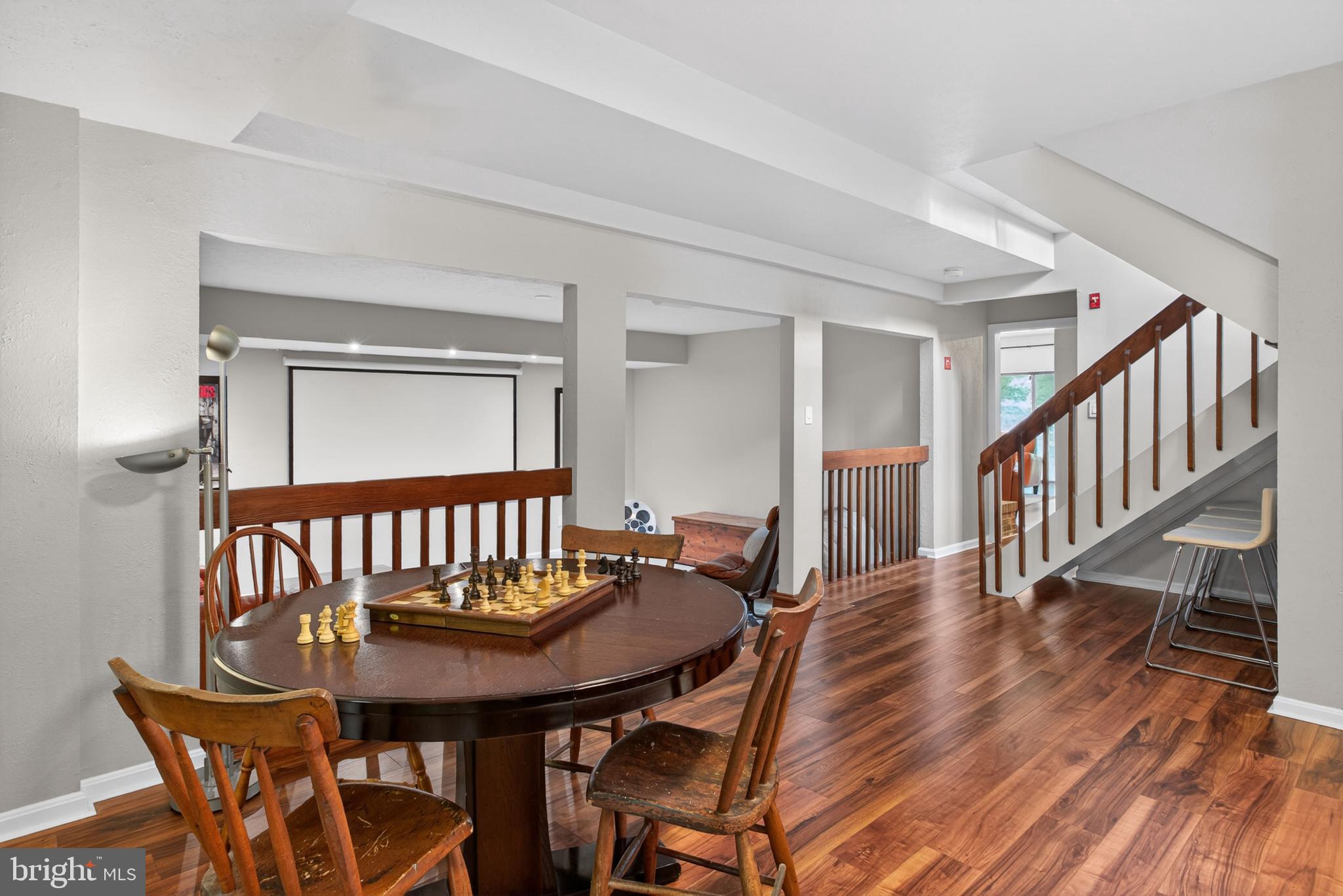 ESWORTHY ESTATES - Residential