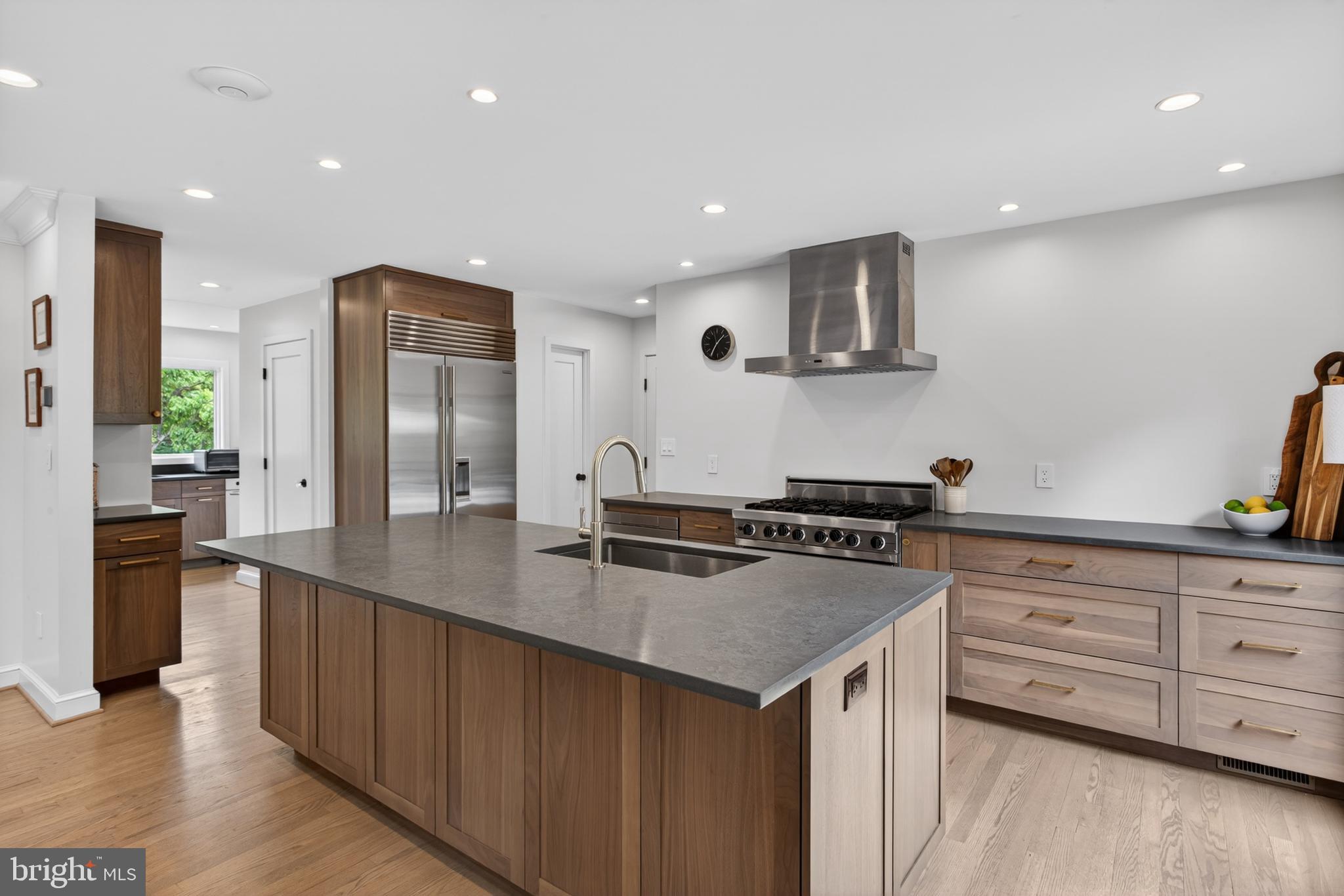 ESWORTHY ESTATES - Residential