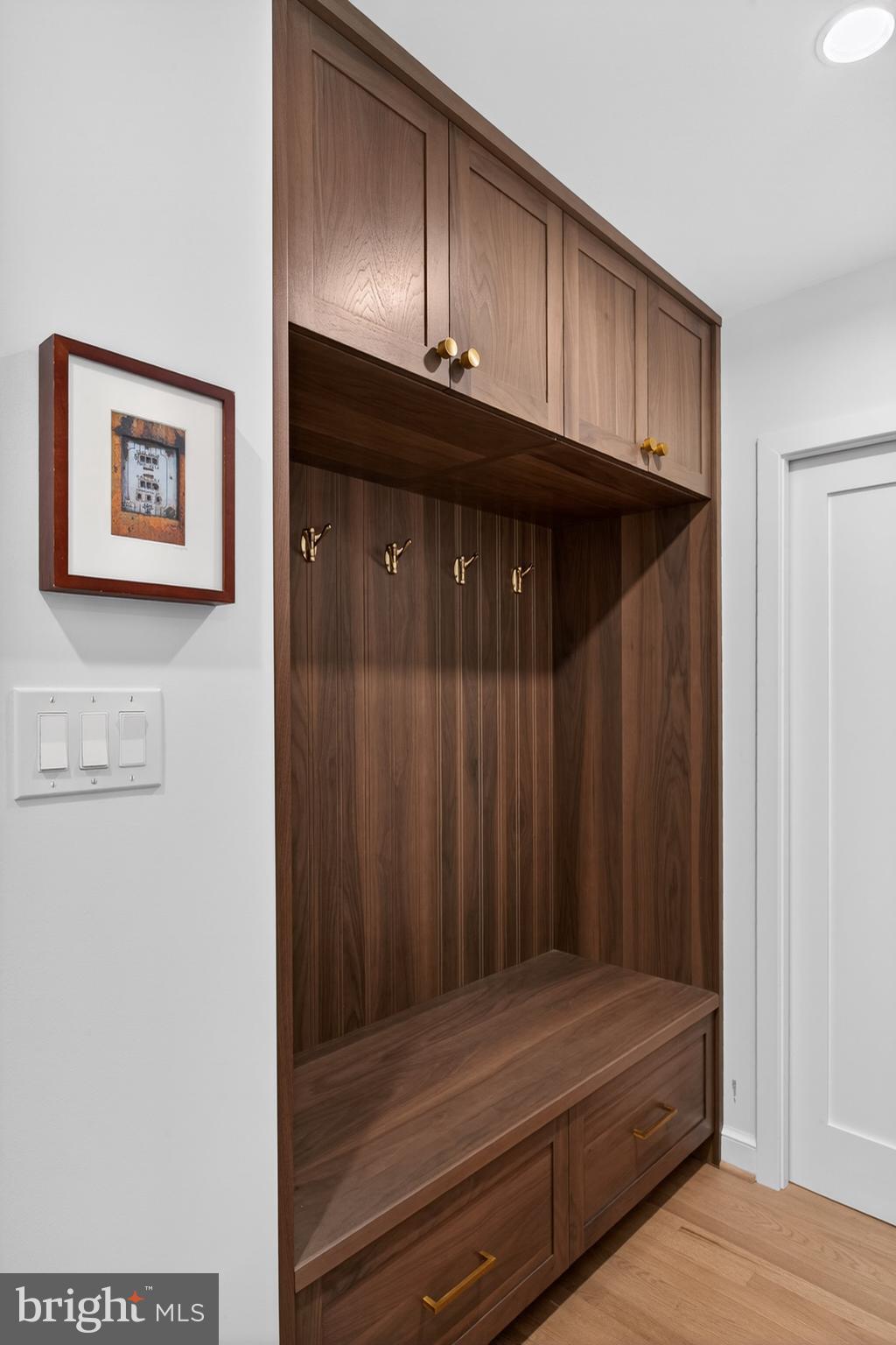 ESWORTHY ESTATES - Residential
