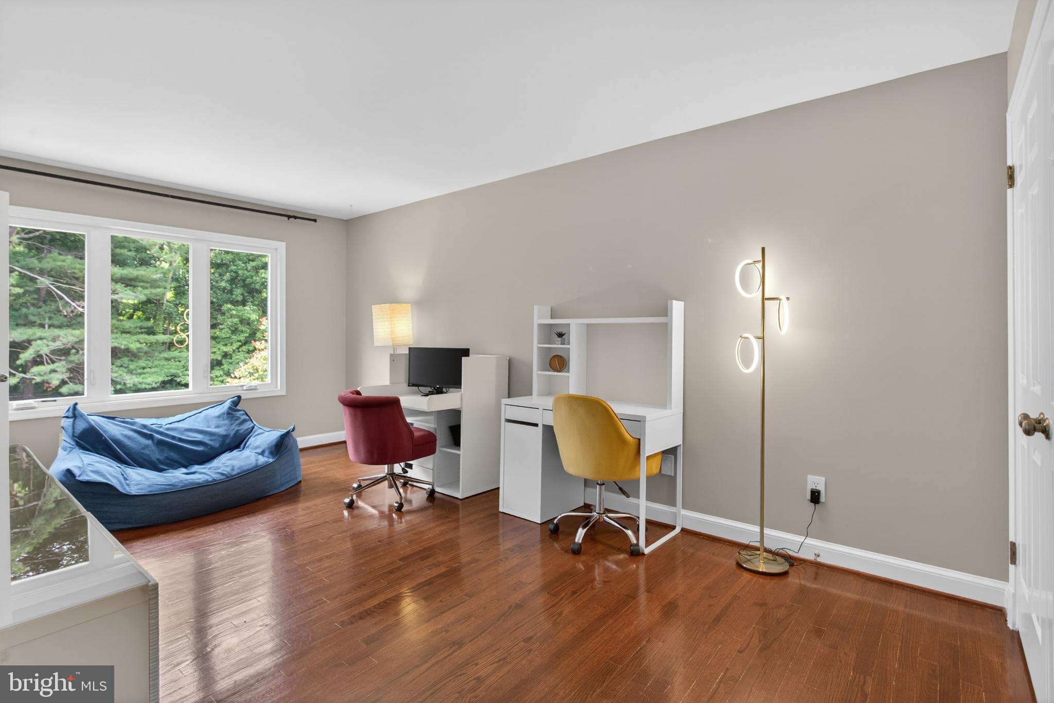 ESWORTHY ESTATES - Residential