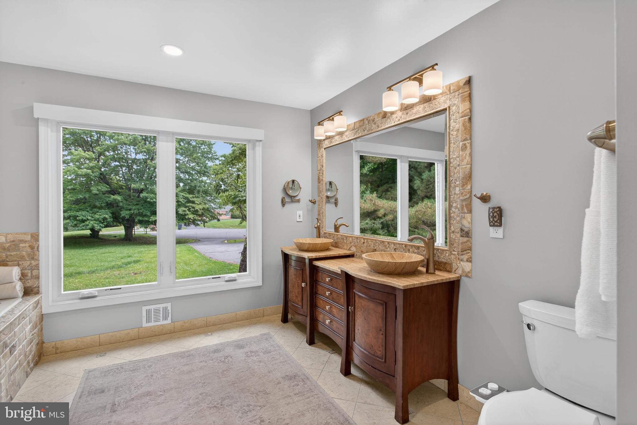 ESWORTHY ESTATES - Residential